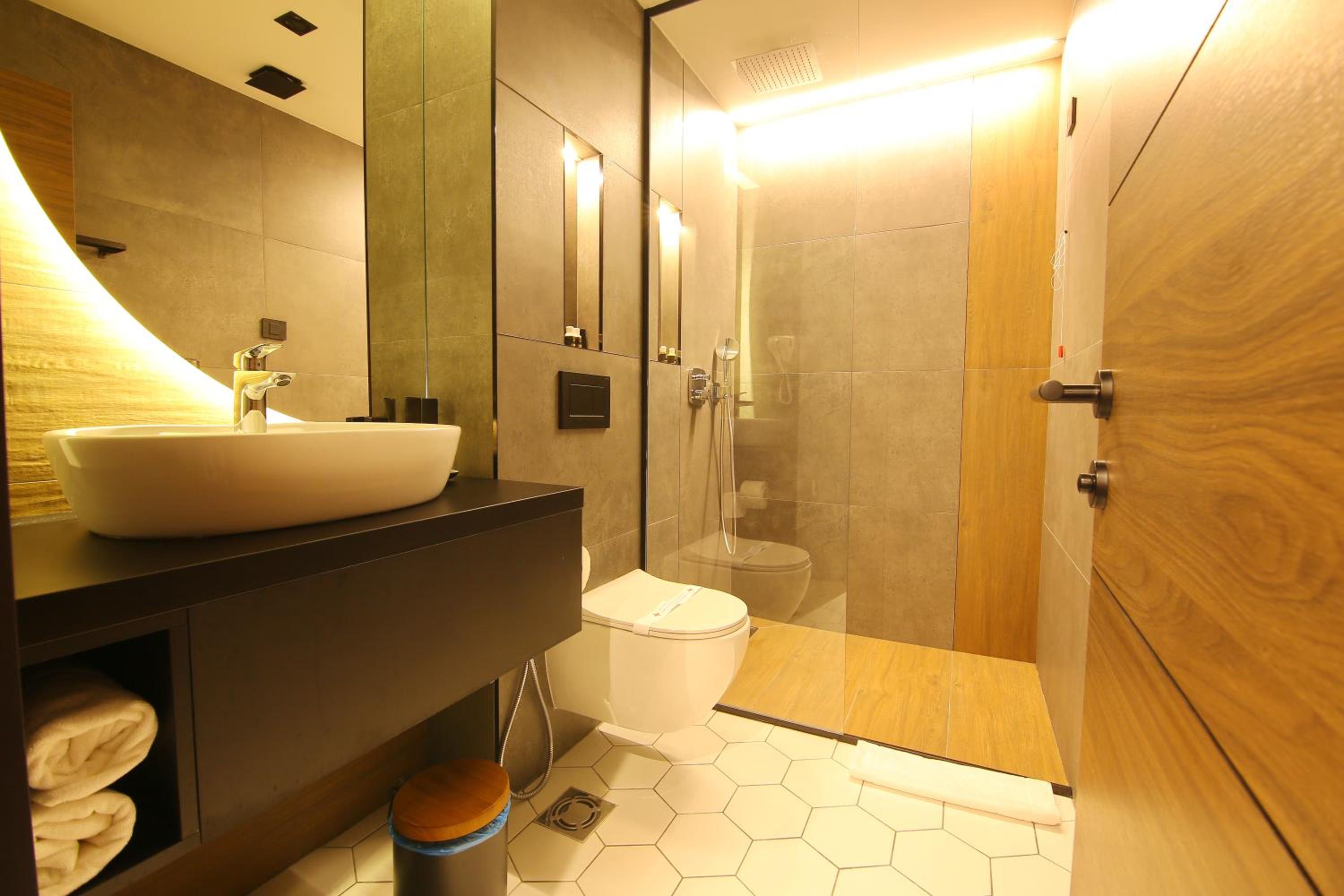 Superior Connecting Room