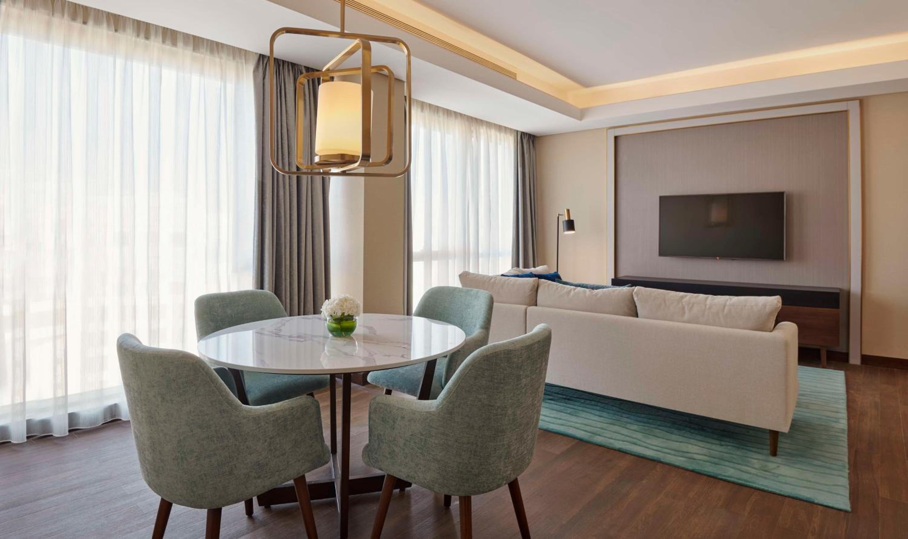 Deluxe One-Bedroom Apartment