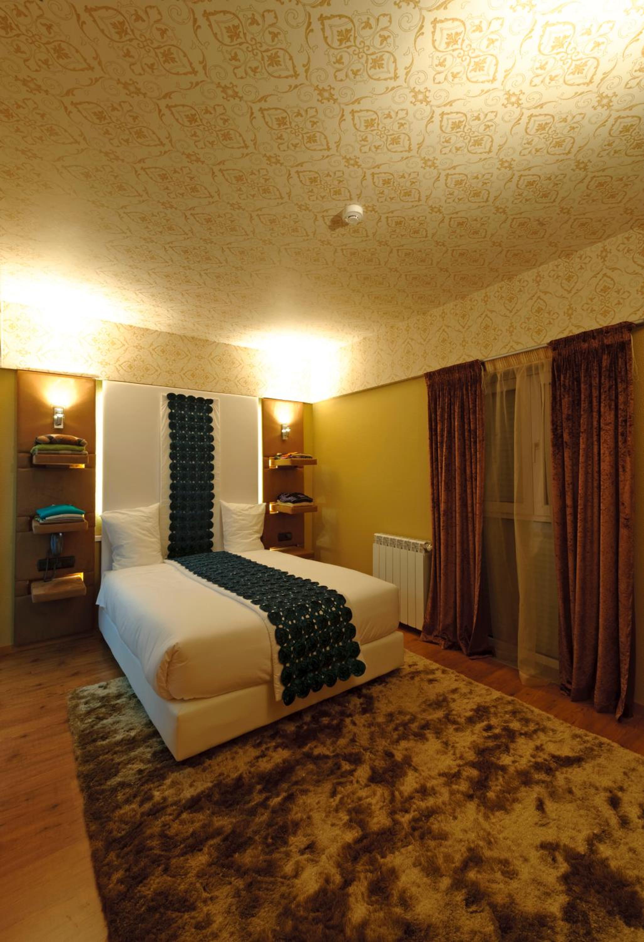 Double Room with River and Castle View