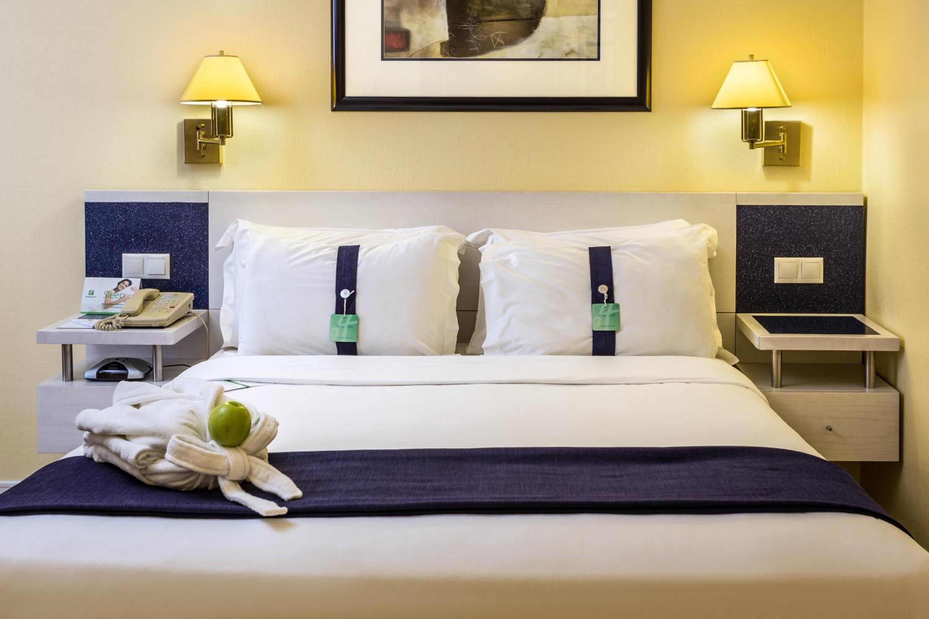 Standard Double Room with City View