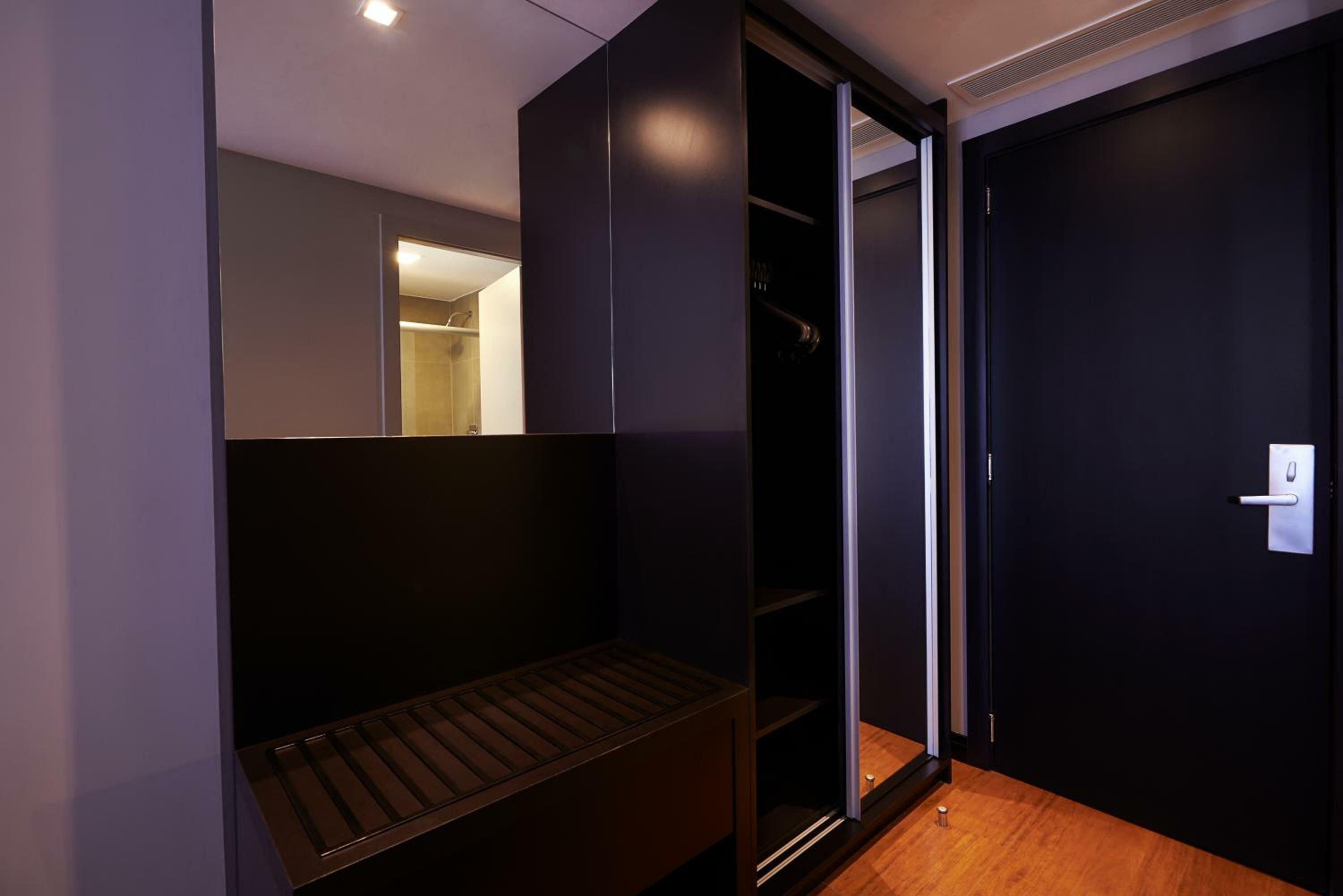 Executive Room with Queen Bed