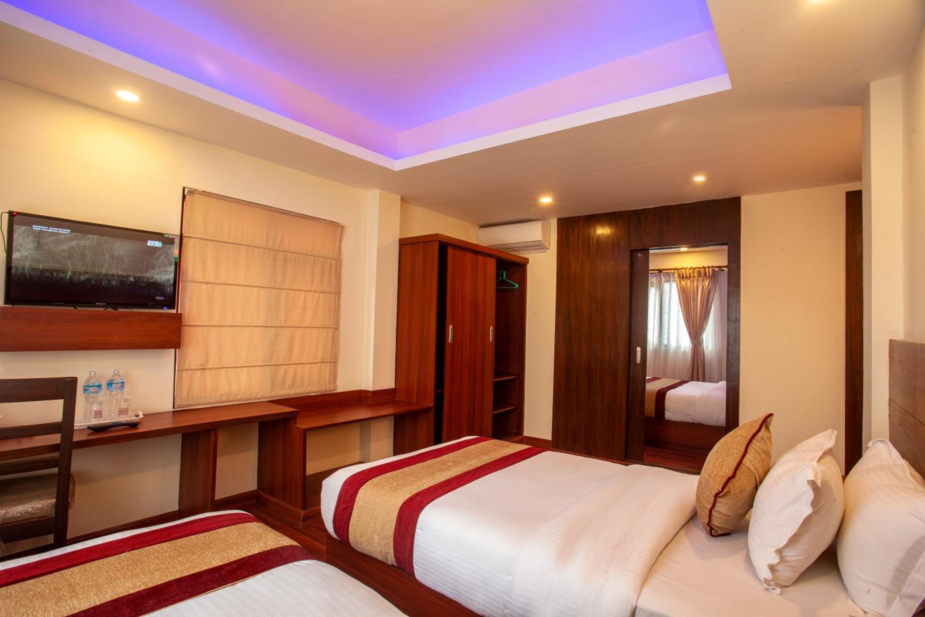 Deluxe Family Suite With Free Airport Pickup