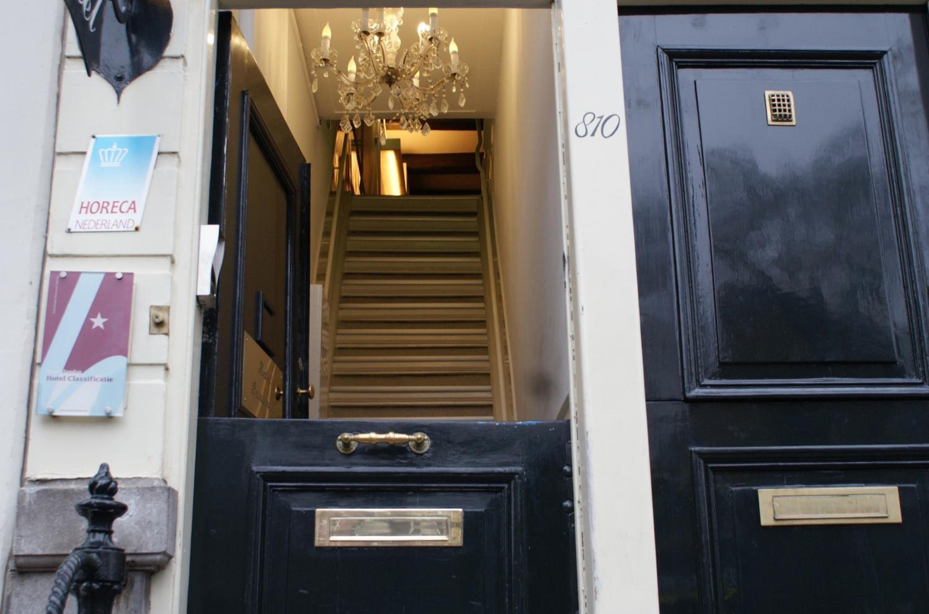 Family Room with Garden View