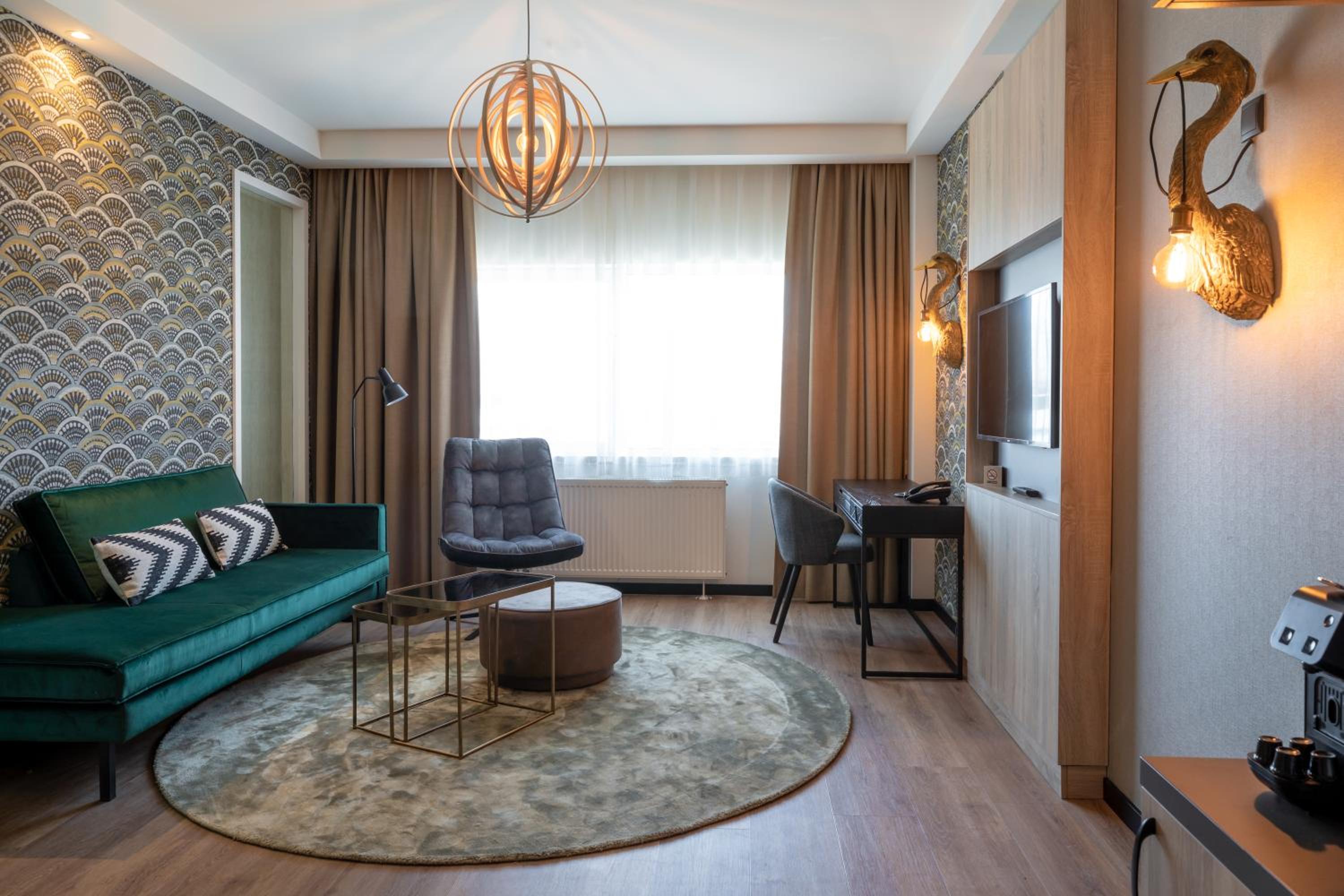Deluxe Suite