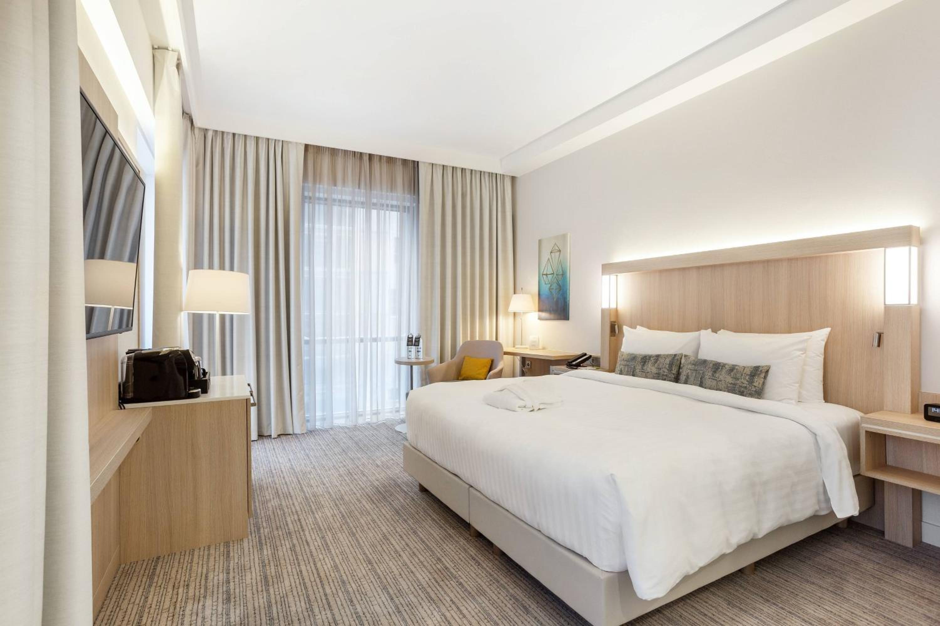 Superior King Room