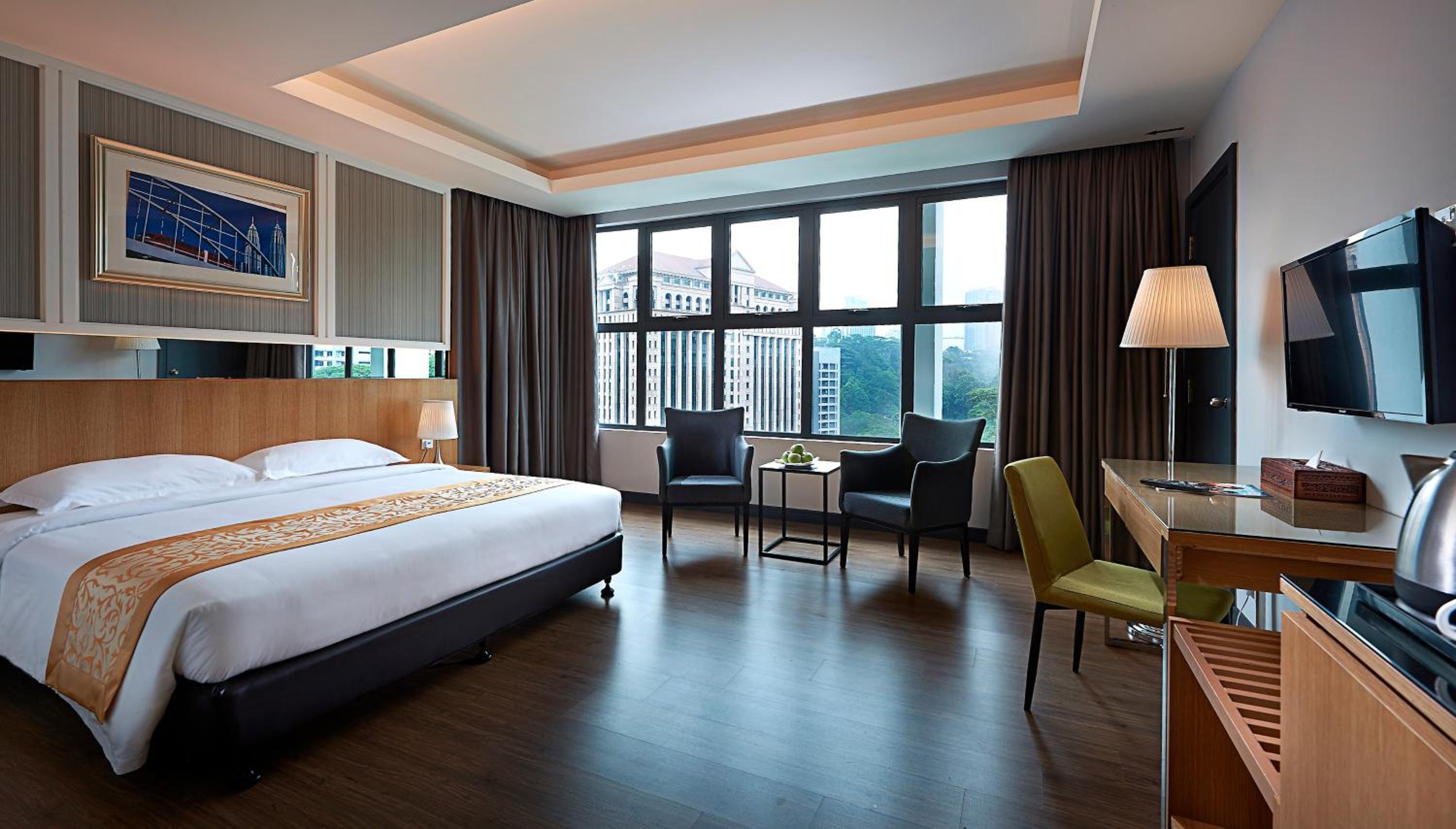 Deluxe King Room with KL Tower View