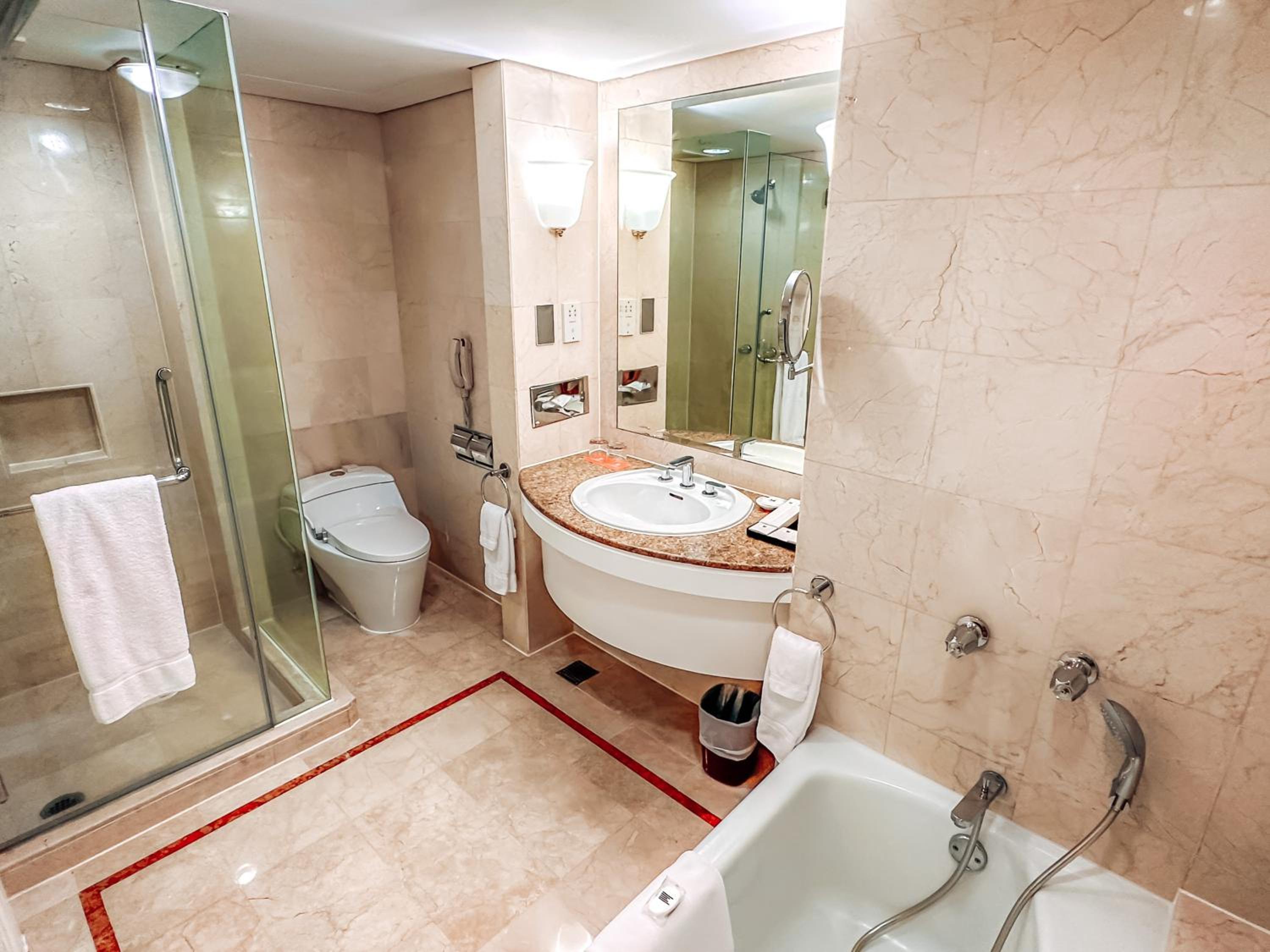 Classic Room with One King Bed