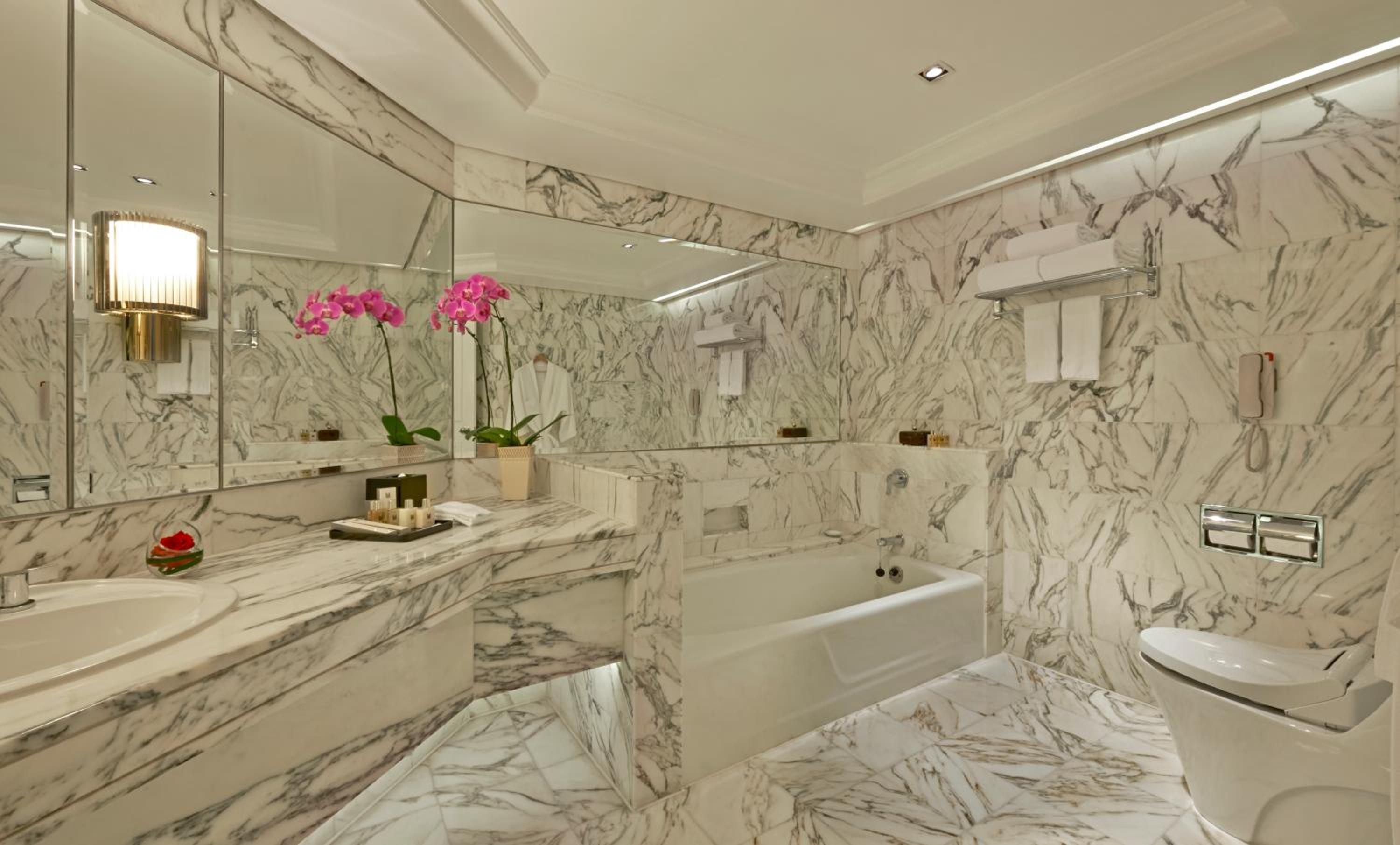 Executive Suite with One King Bed