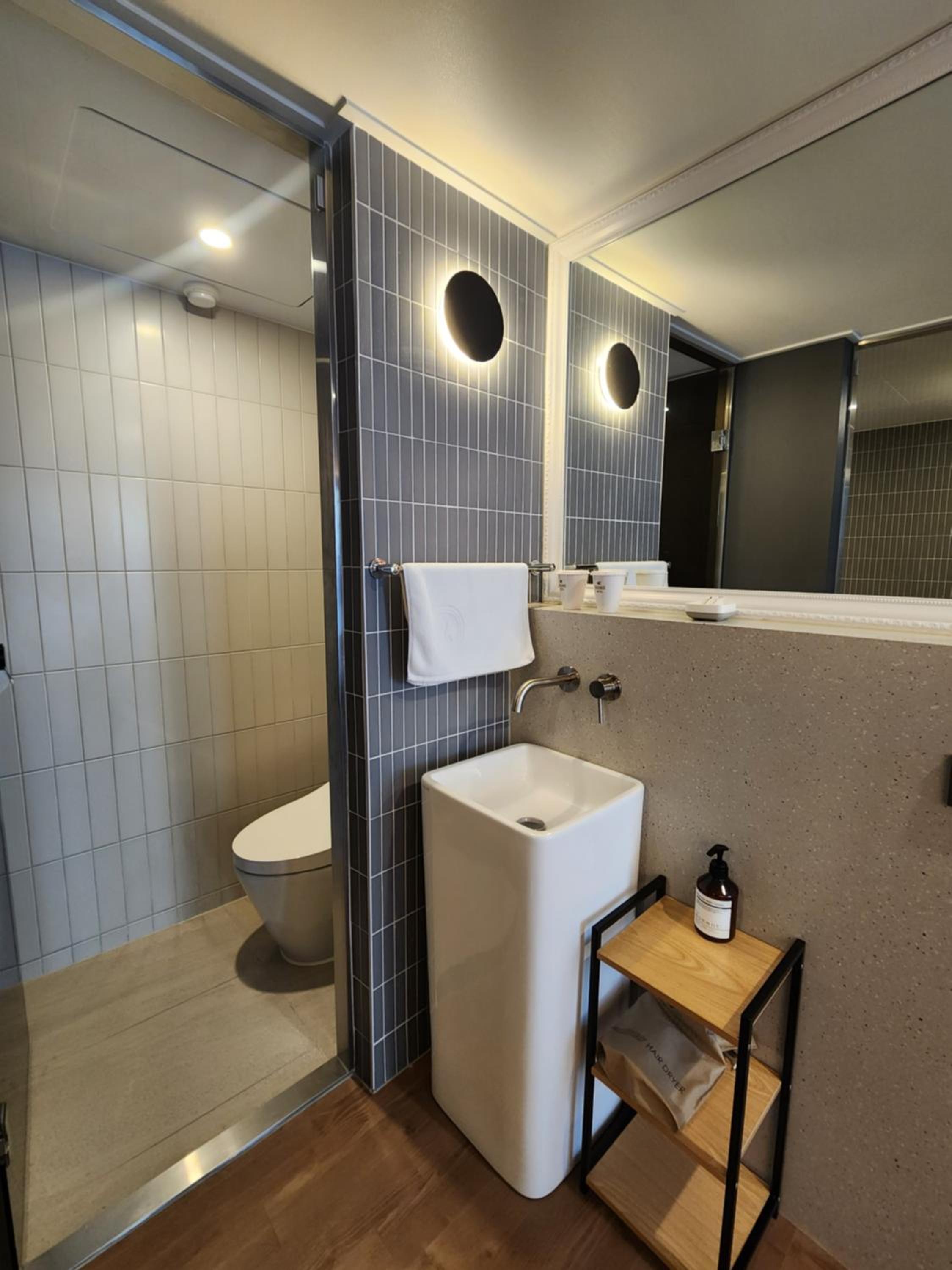 Deluxe Double Room with Free access to Rooftop pool