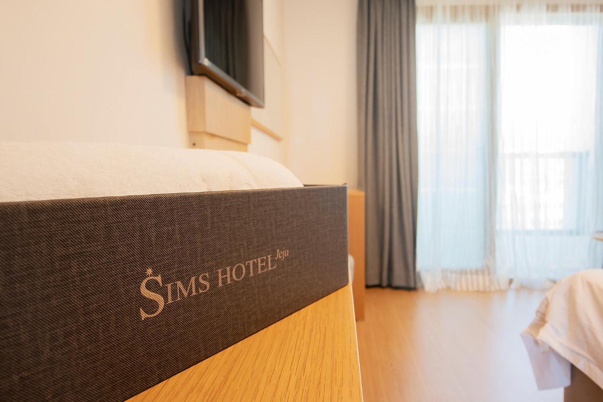 Standard Double Room with Mountain View