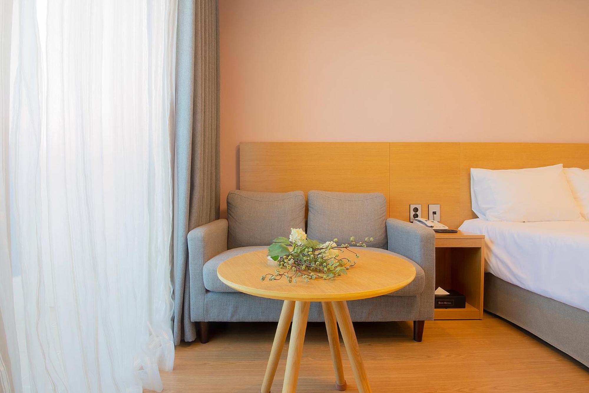 Standard Double Room with Mountain View