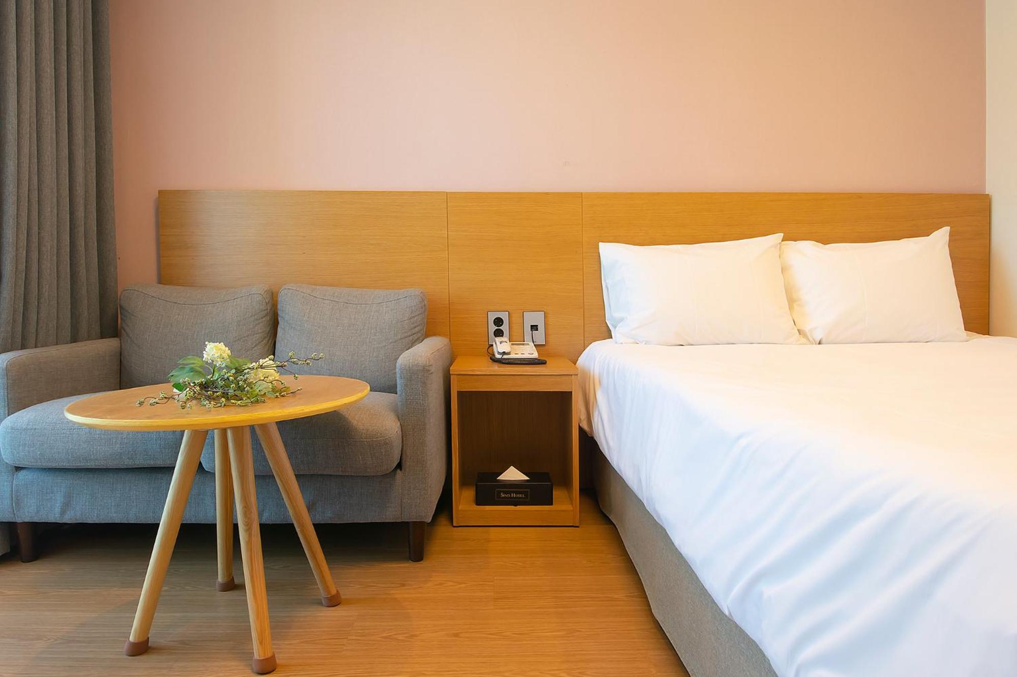 Standard Double Room with Mountain View