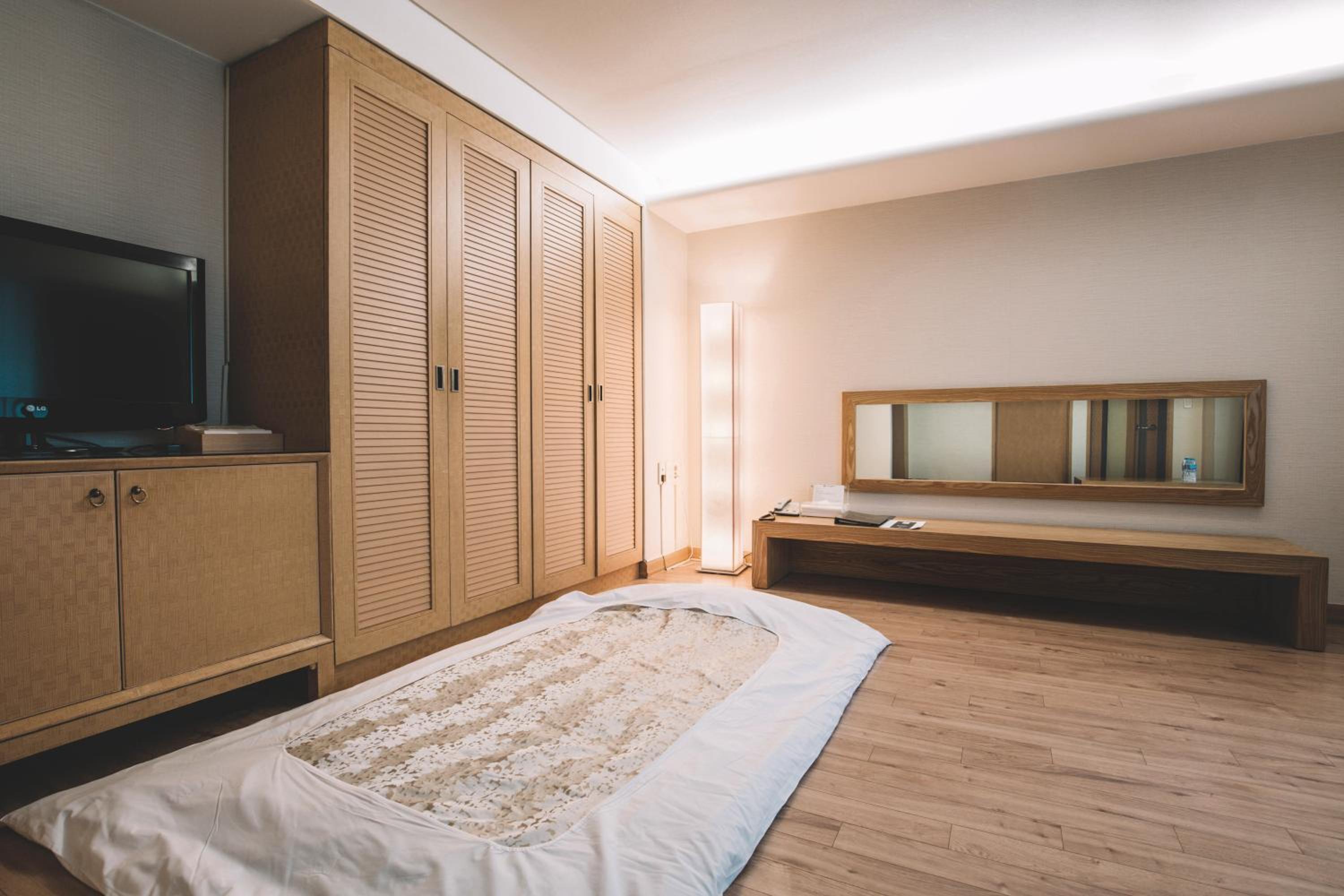 Korean-Style Family Room