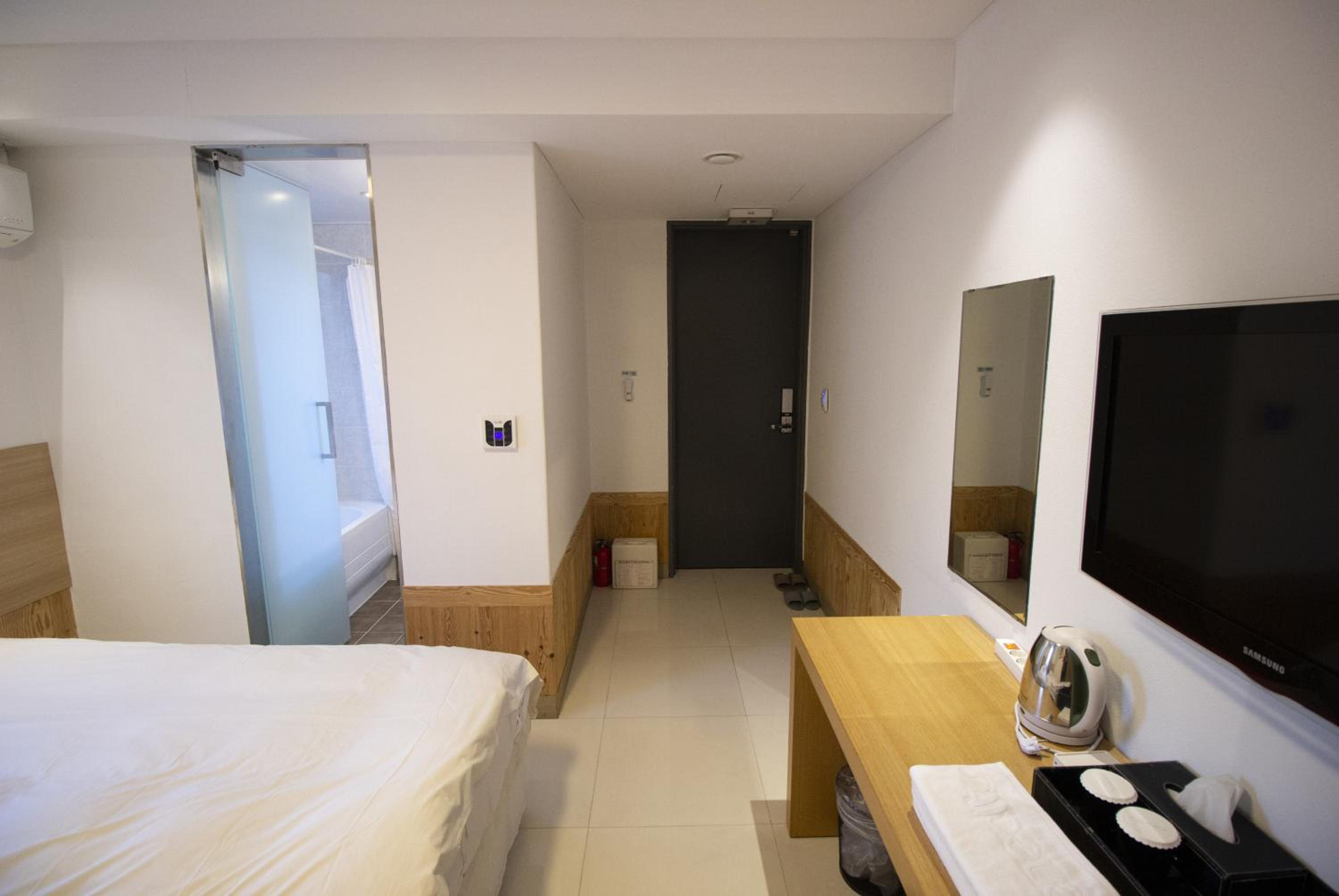 Twin Room with City View