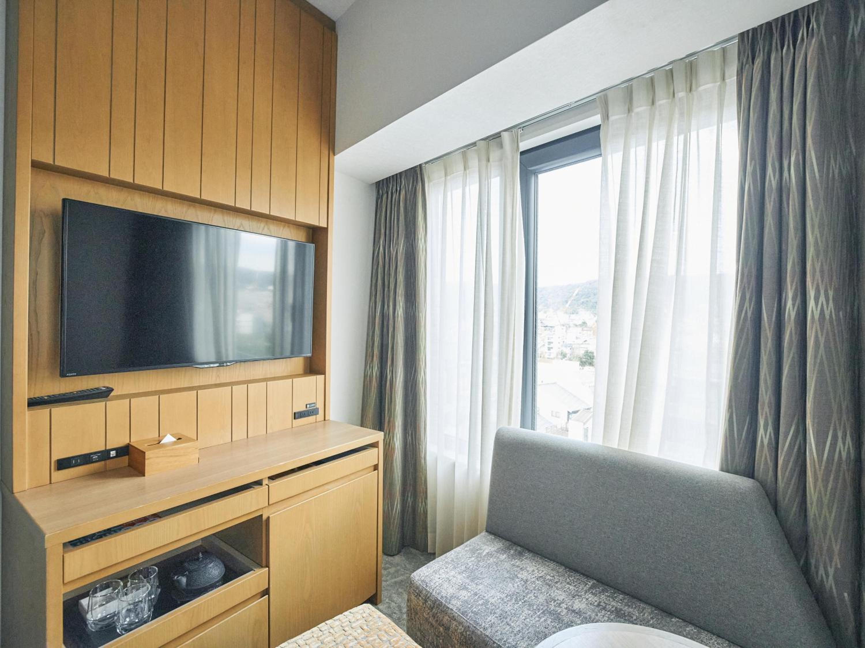 Premier Twin Room - Non-Smoking