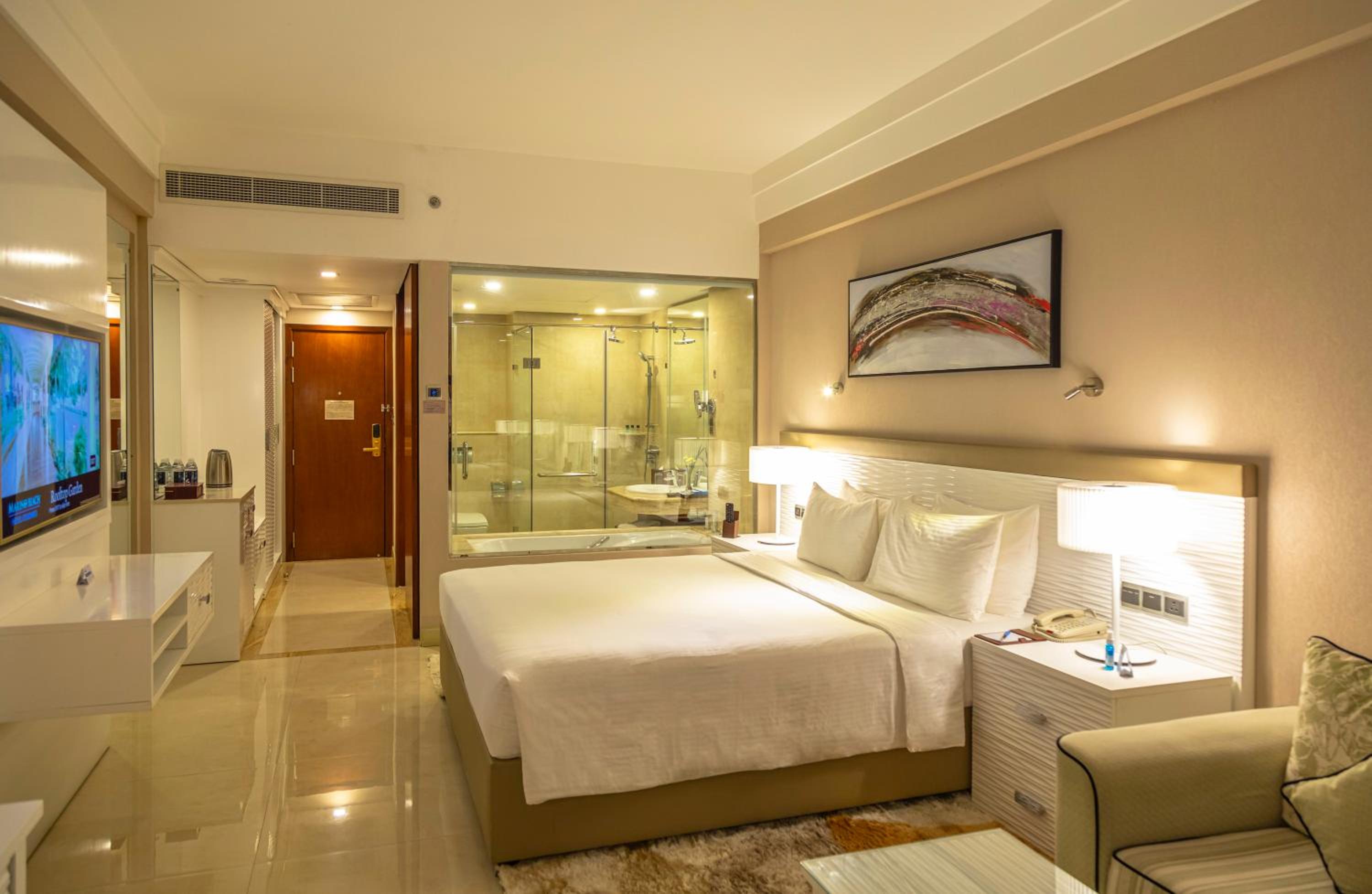 Premier King Room with Complimentary City Tour & Access to Beach Lounge