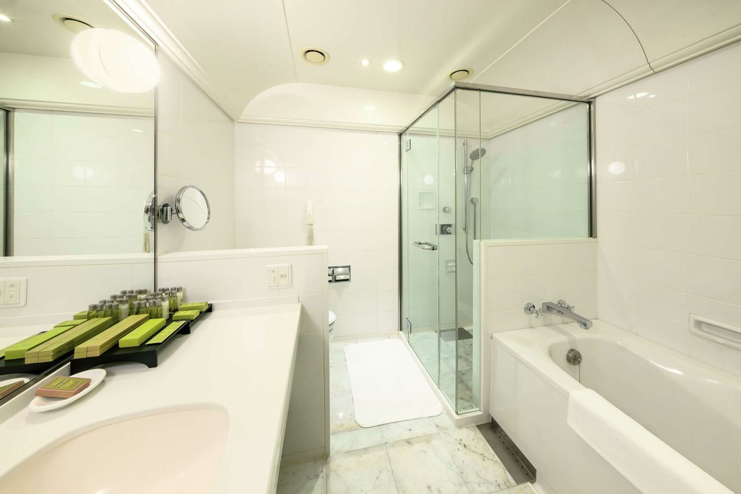 Executive Deluxe Family Room