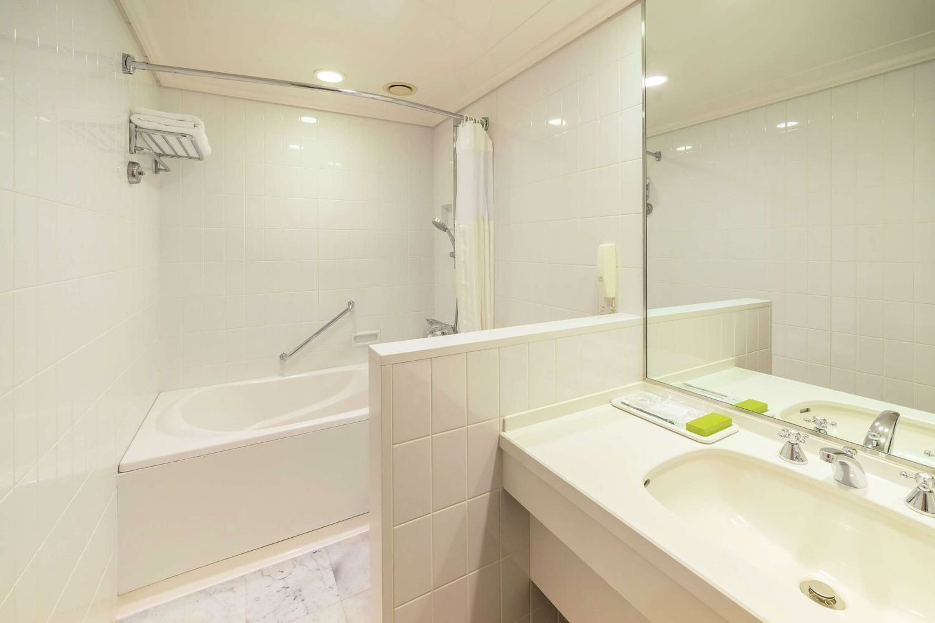 Double Hilton Guest Room