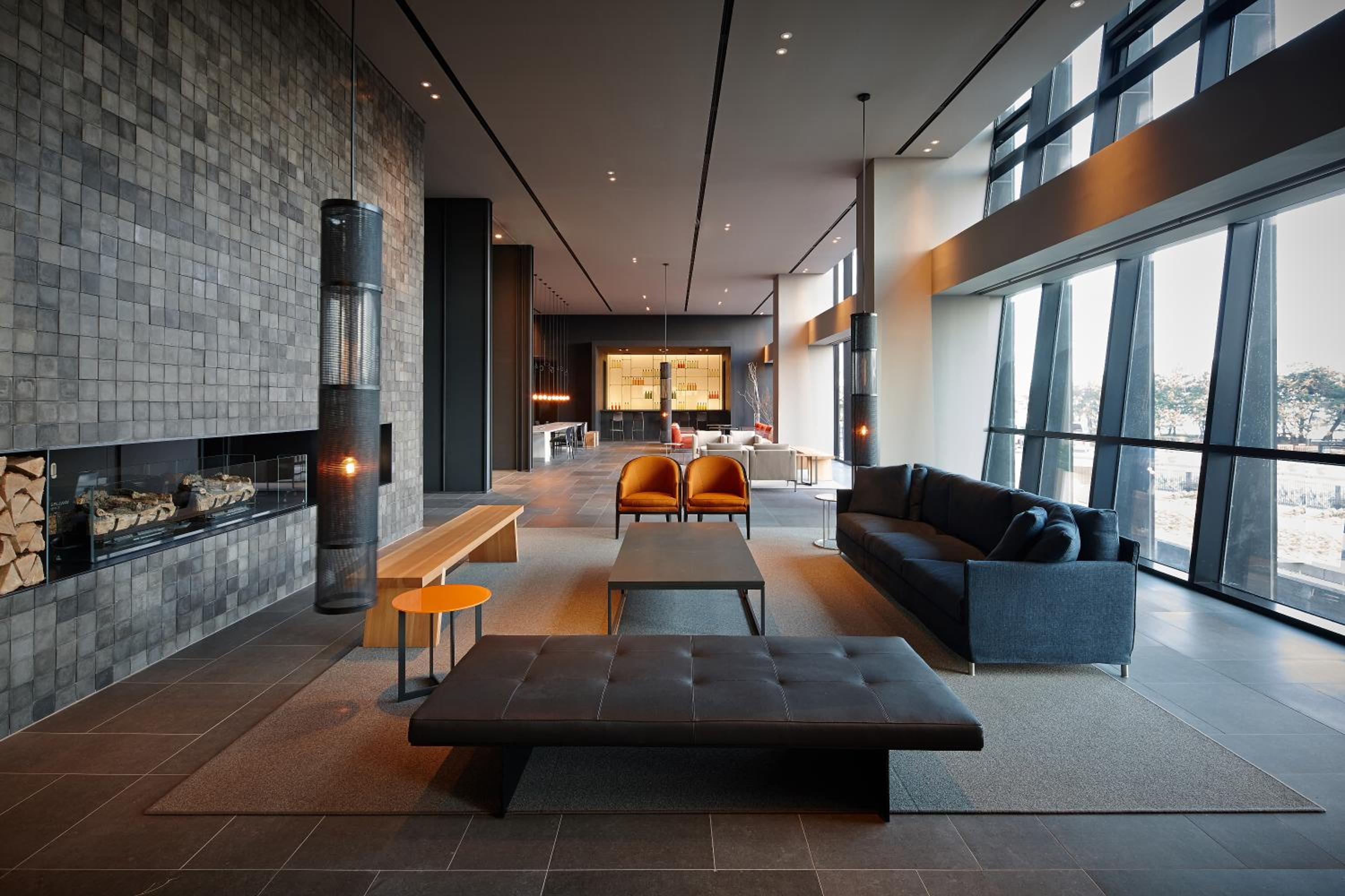 [Duty Free PKG] Deluxe Double Room with City View with One-Time Lotte Duty-Free Voucher