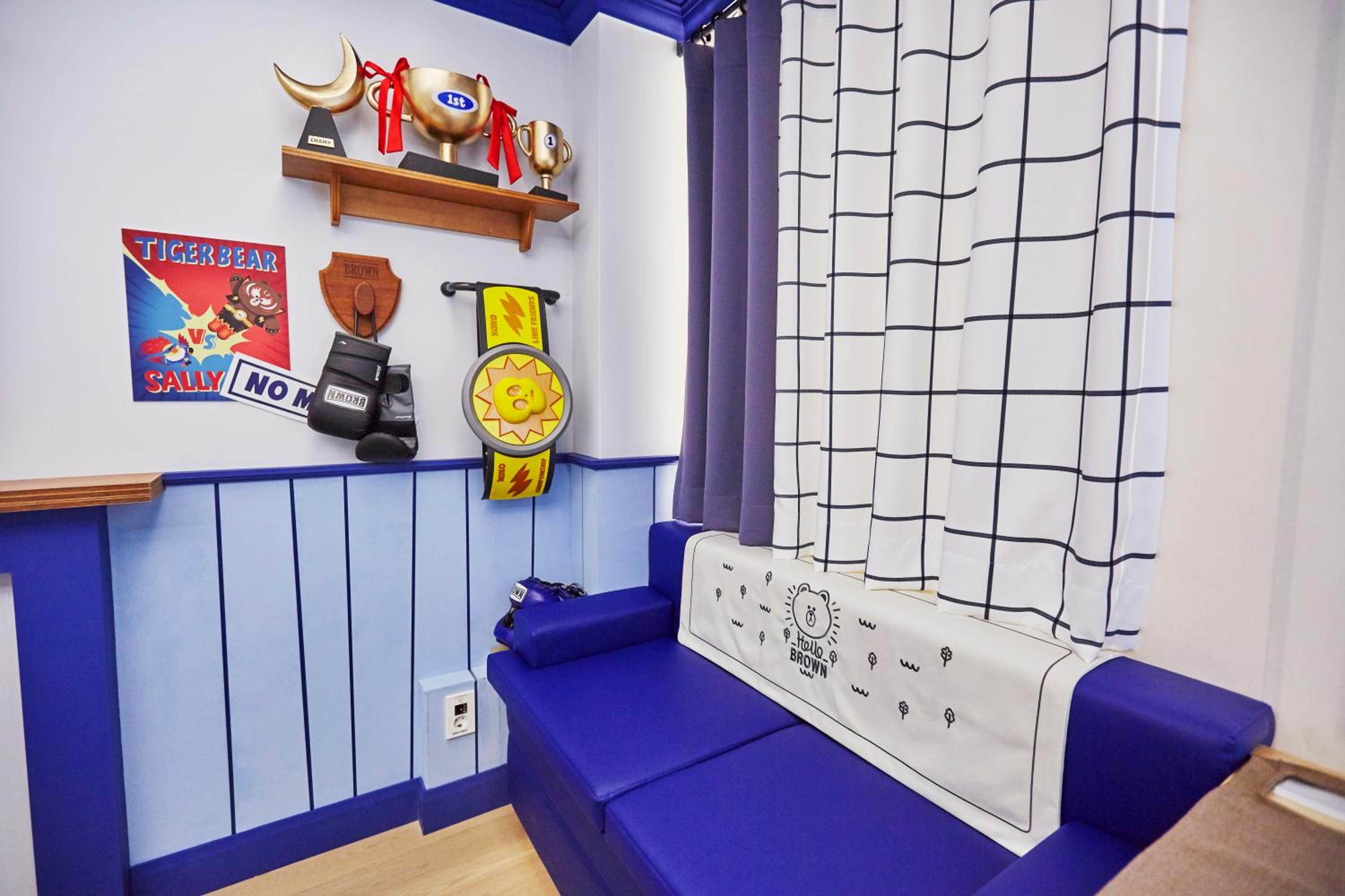 Line Friends Double Room (Brown/Cony not guaranteed)