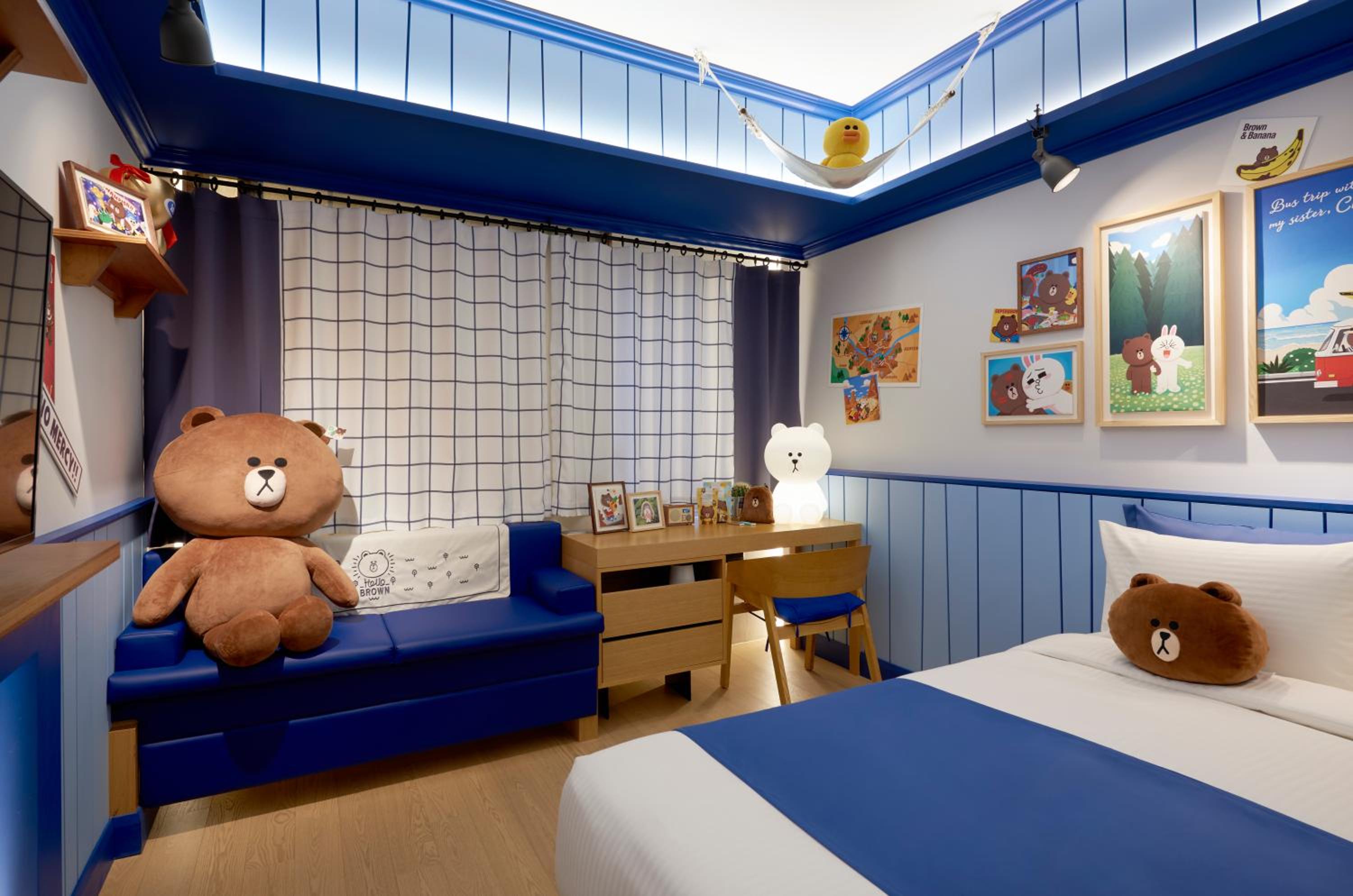 Line Friends Twin Room (Brown/Cony not guaranteed)