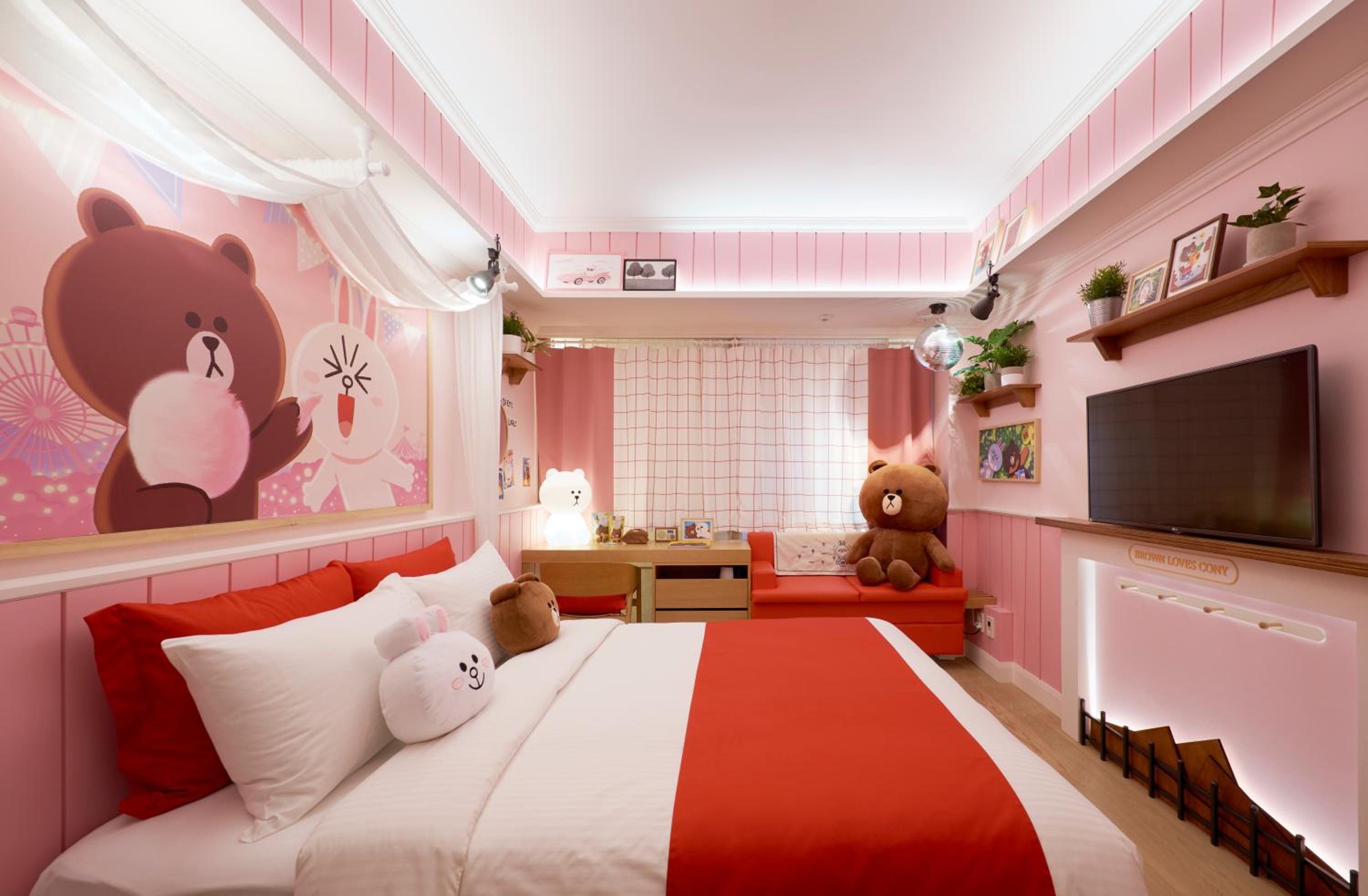 Line Friends Double Room (Brown/Cony not guaranteed)
