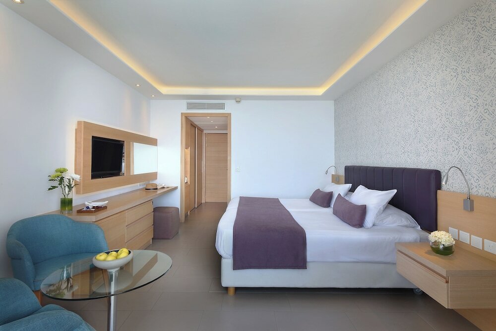 Superior Room, City View