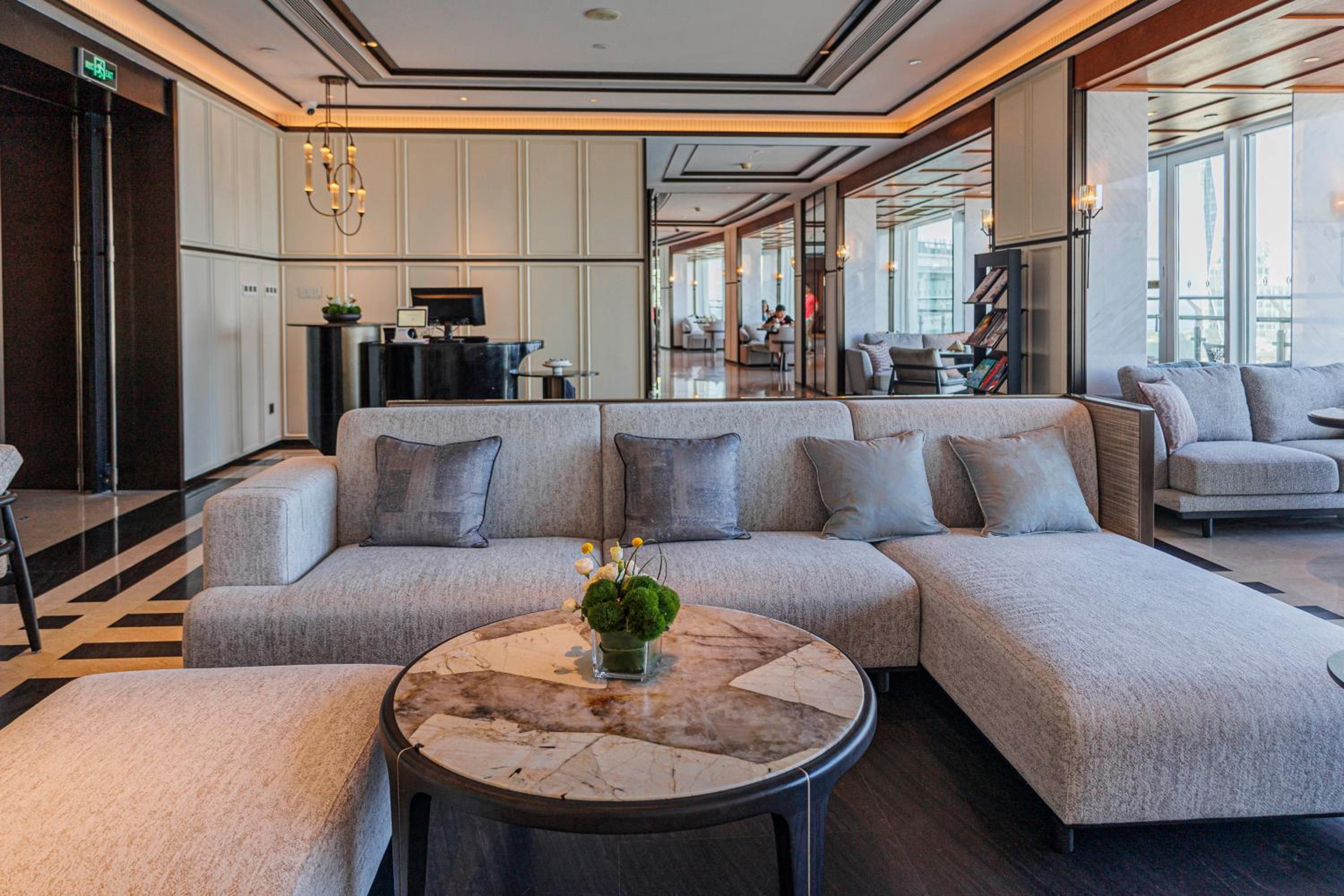 One-Bedroom Suite with Sea View