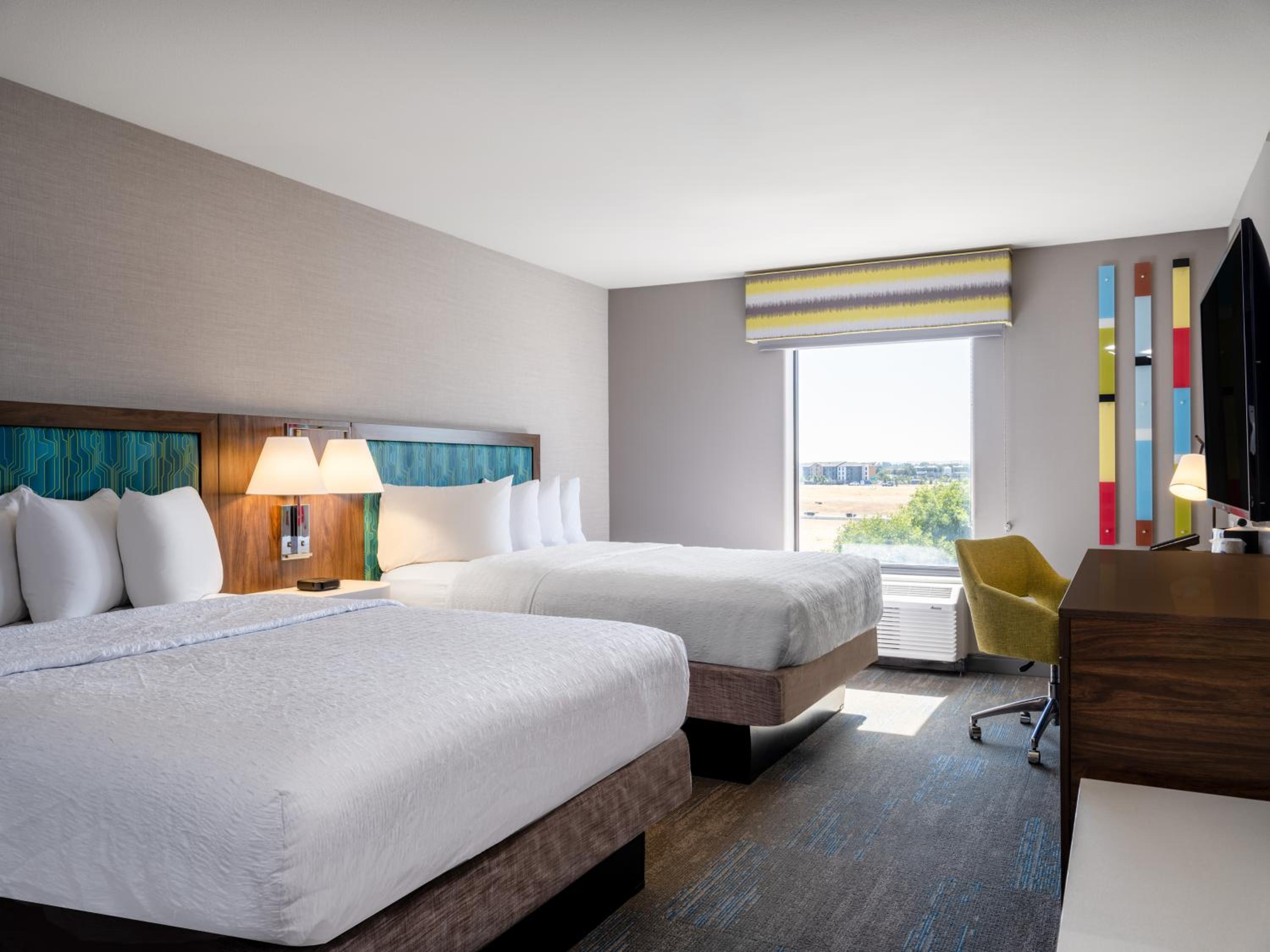 Room with Two Queen Beds - Non-Smoking