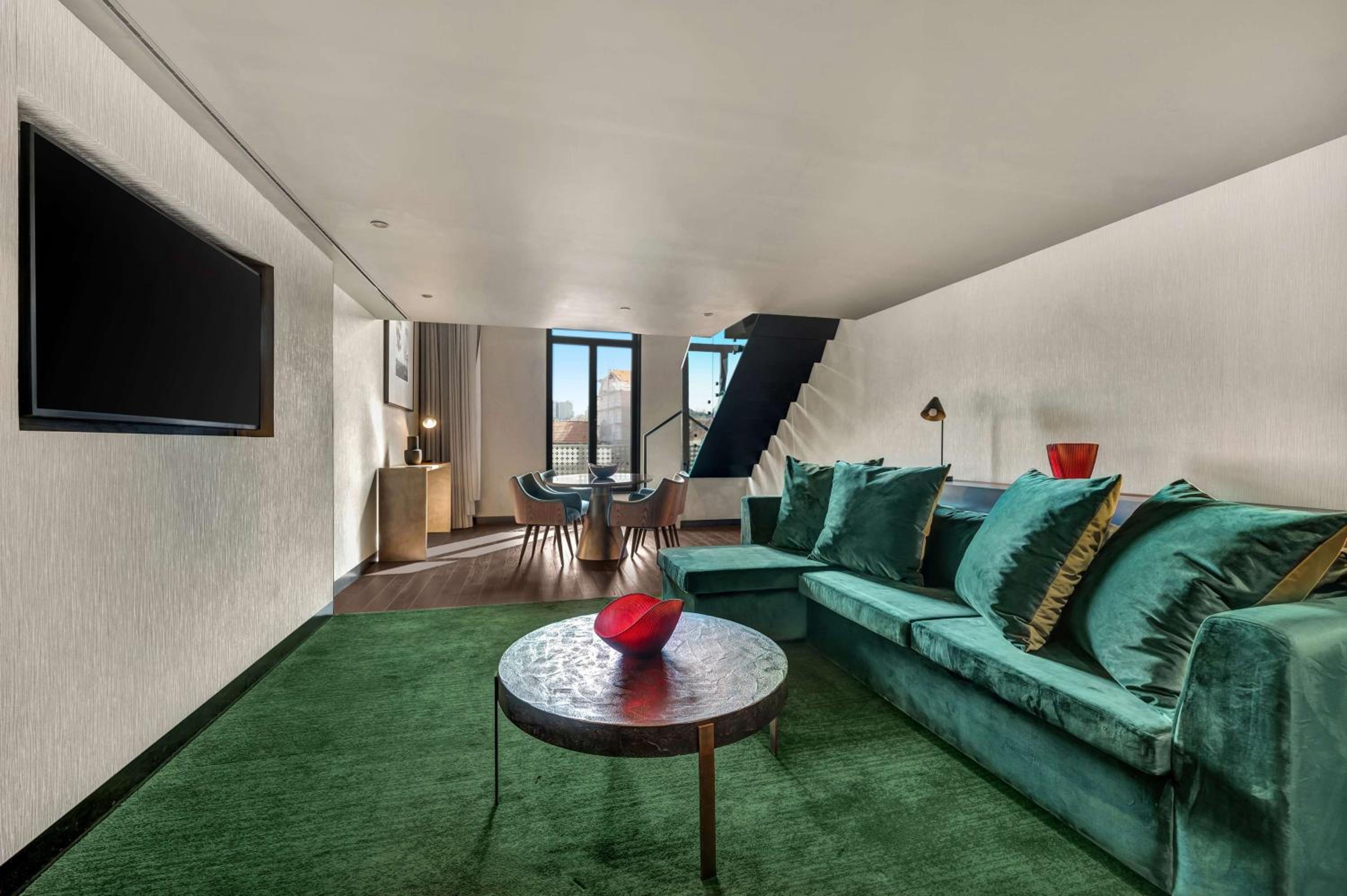 Deluxe Duplex King Suite