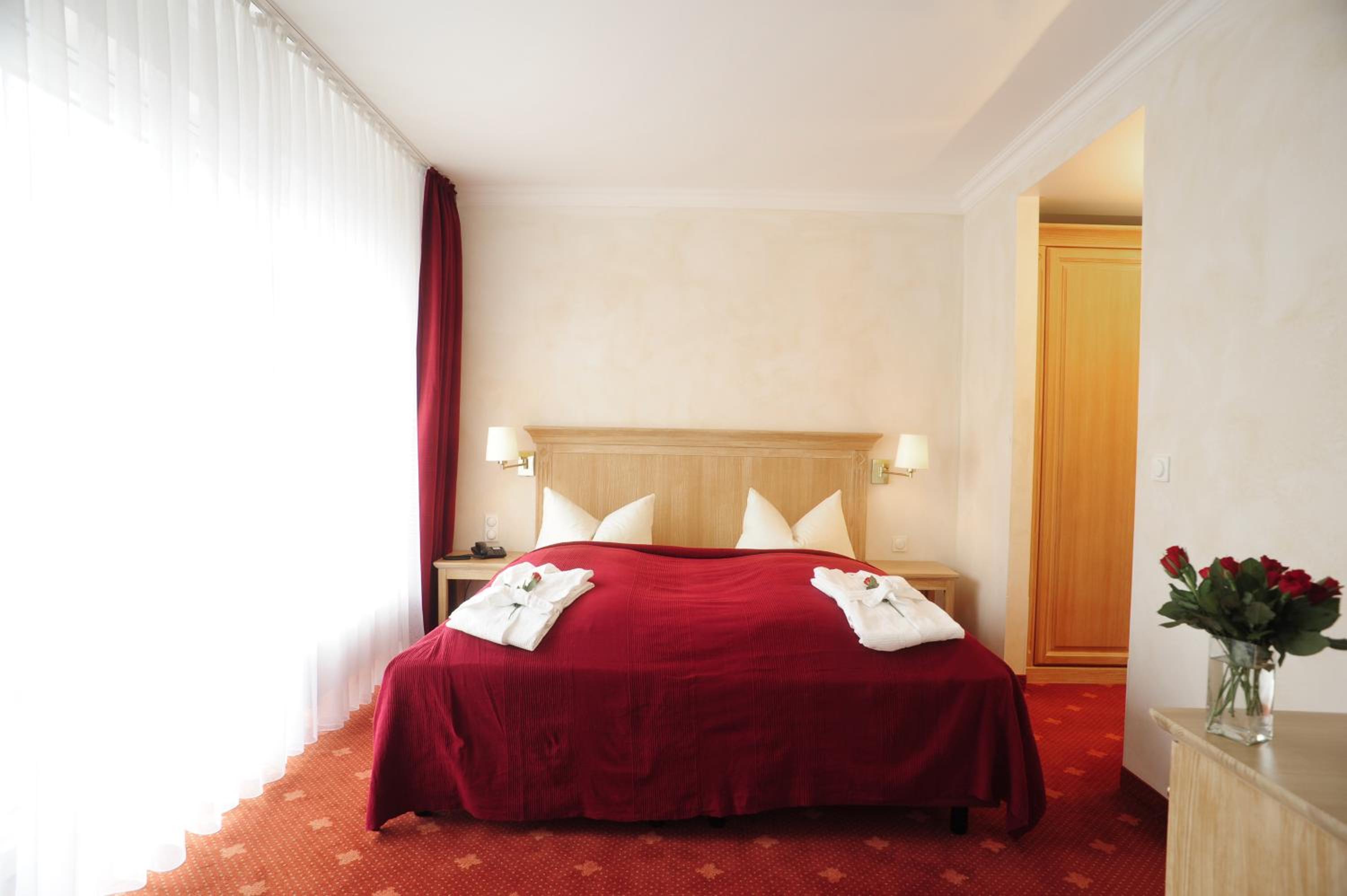 Double Room (1 Adult)
