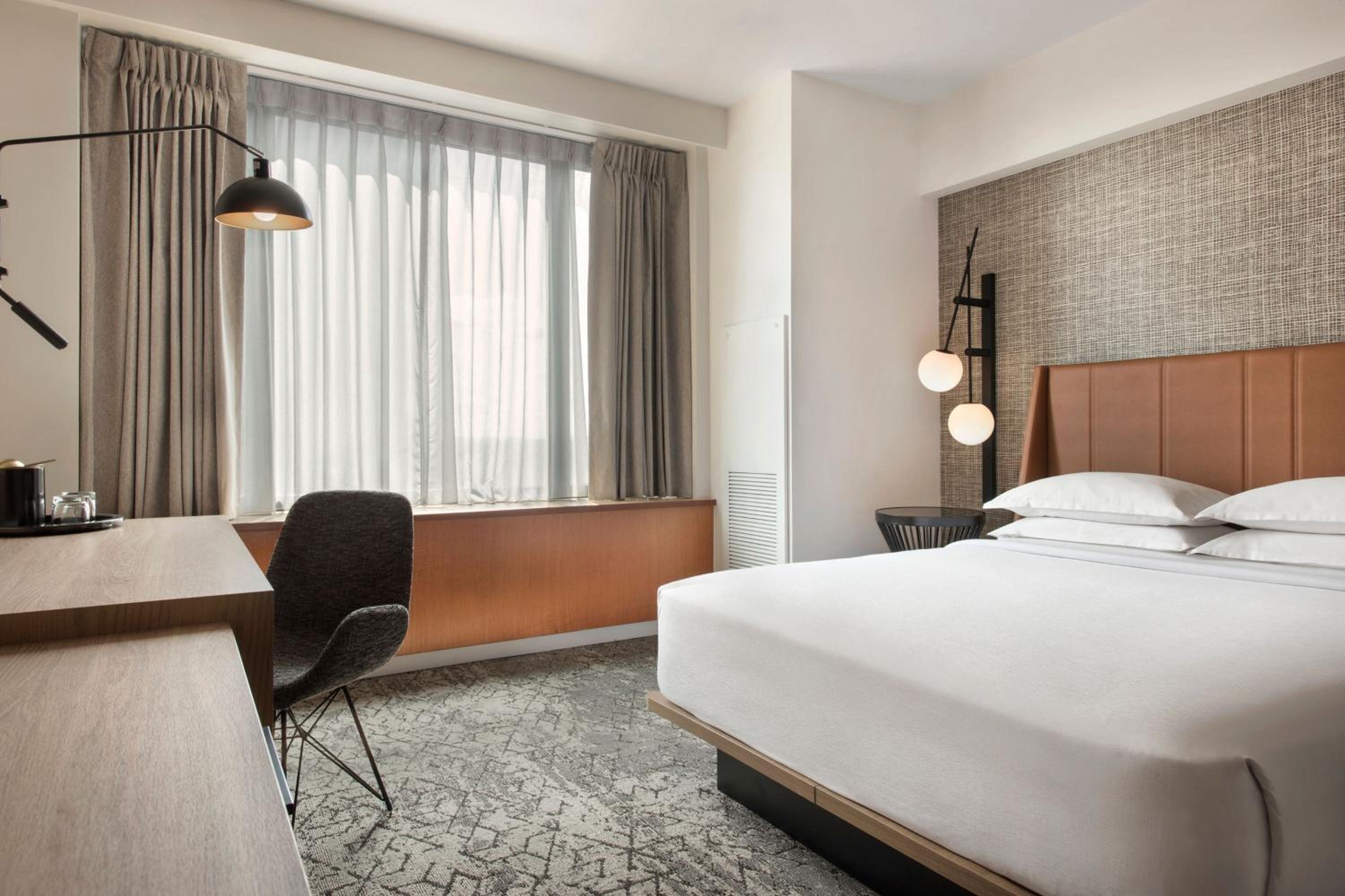 Queen Room - Hearing Accessible