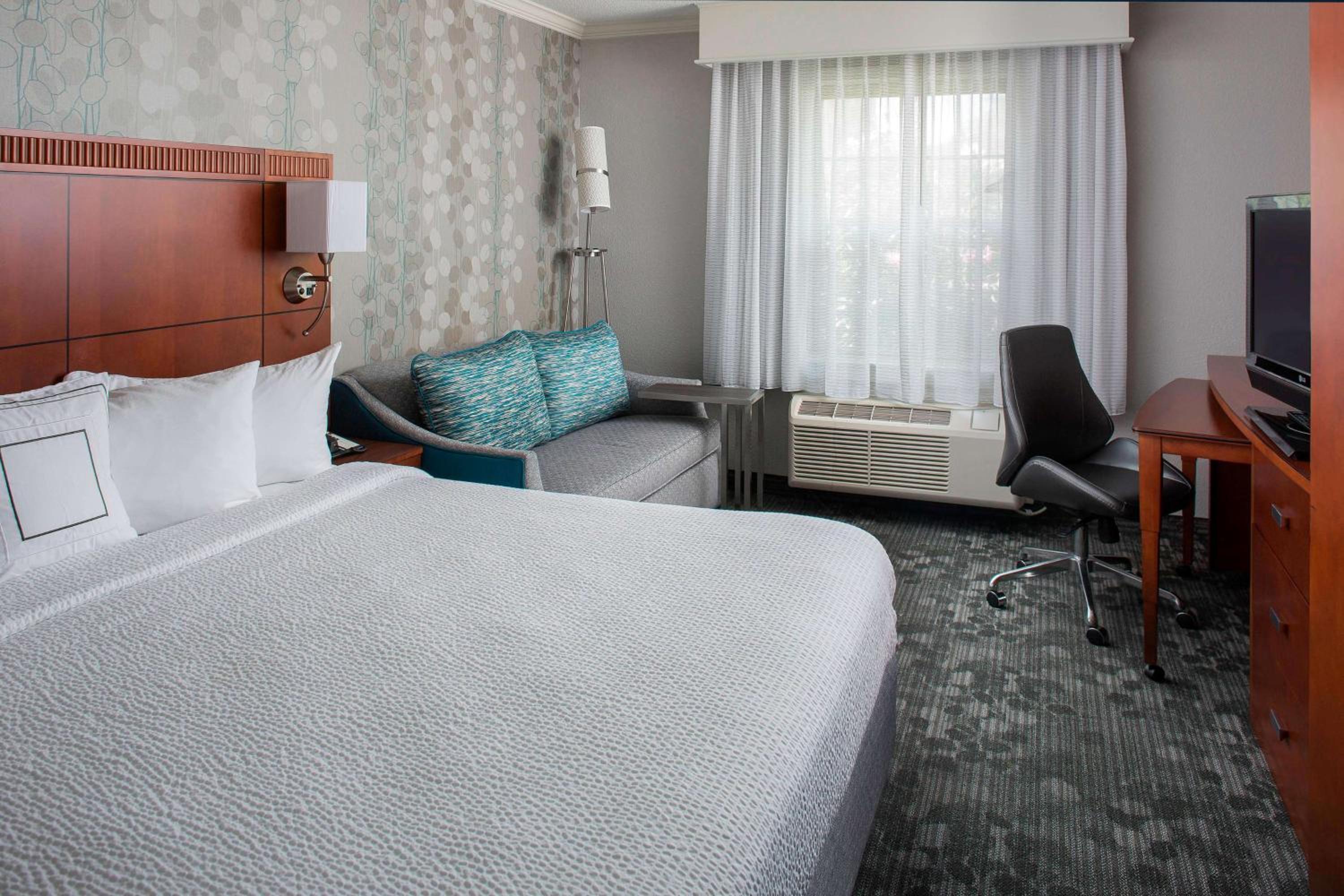 Hearing Accessible Guestroom King