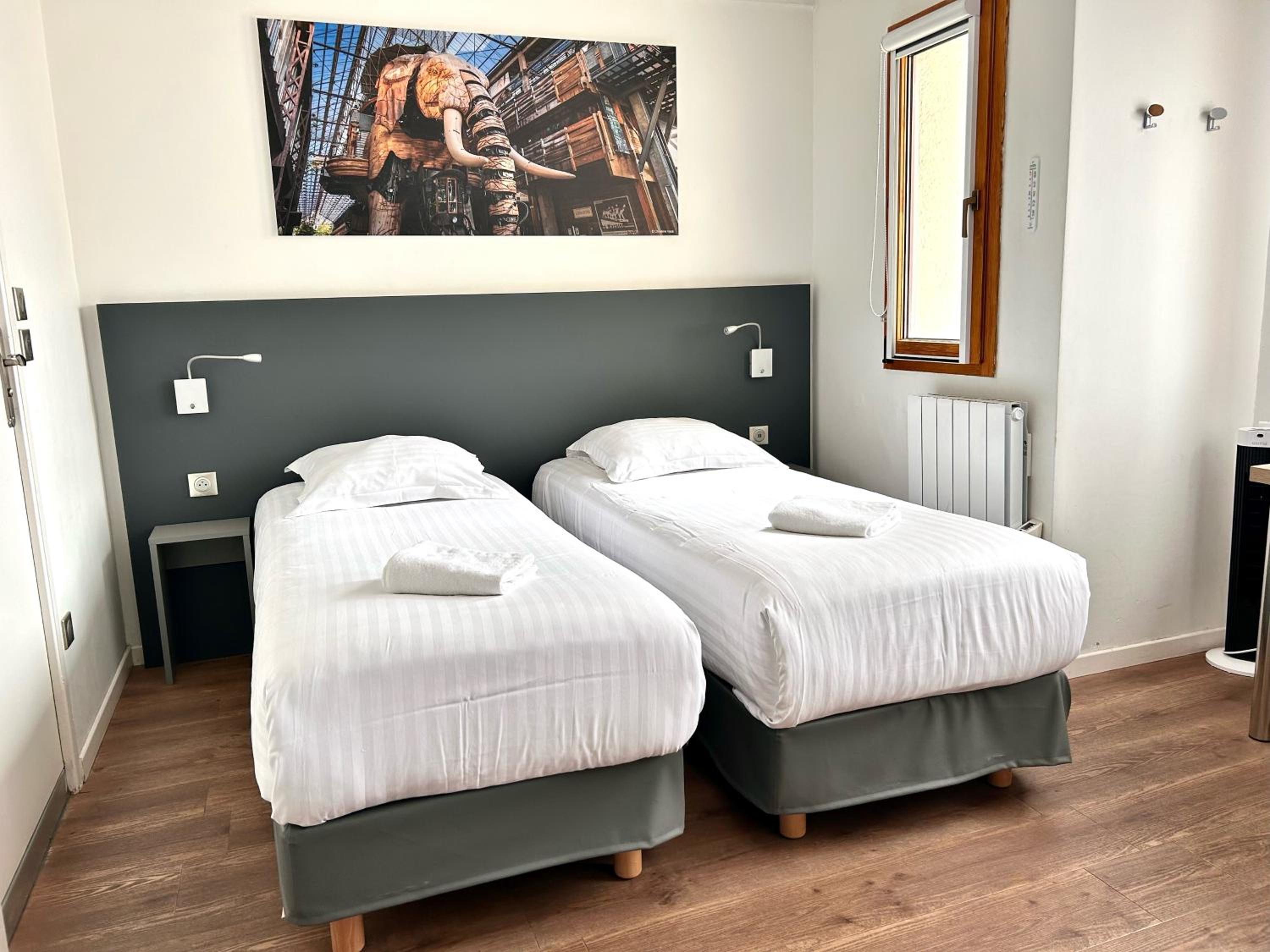 Twin Room with Private Bathroom