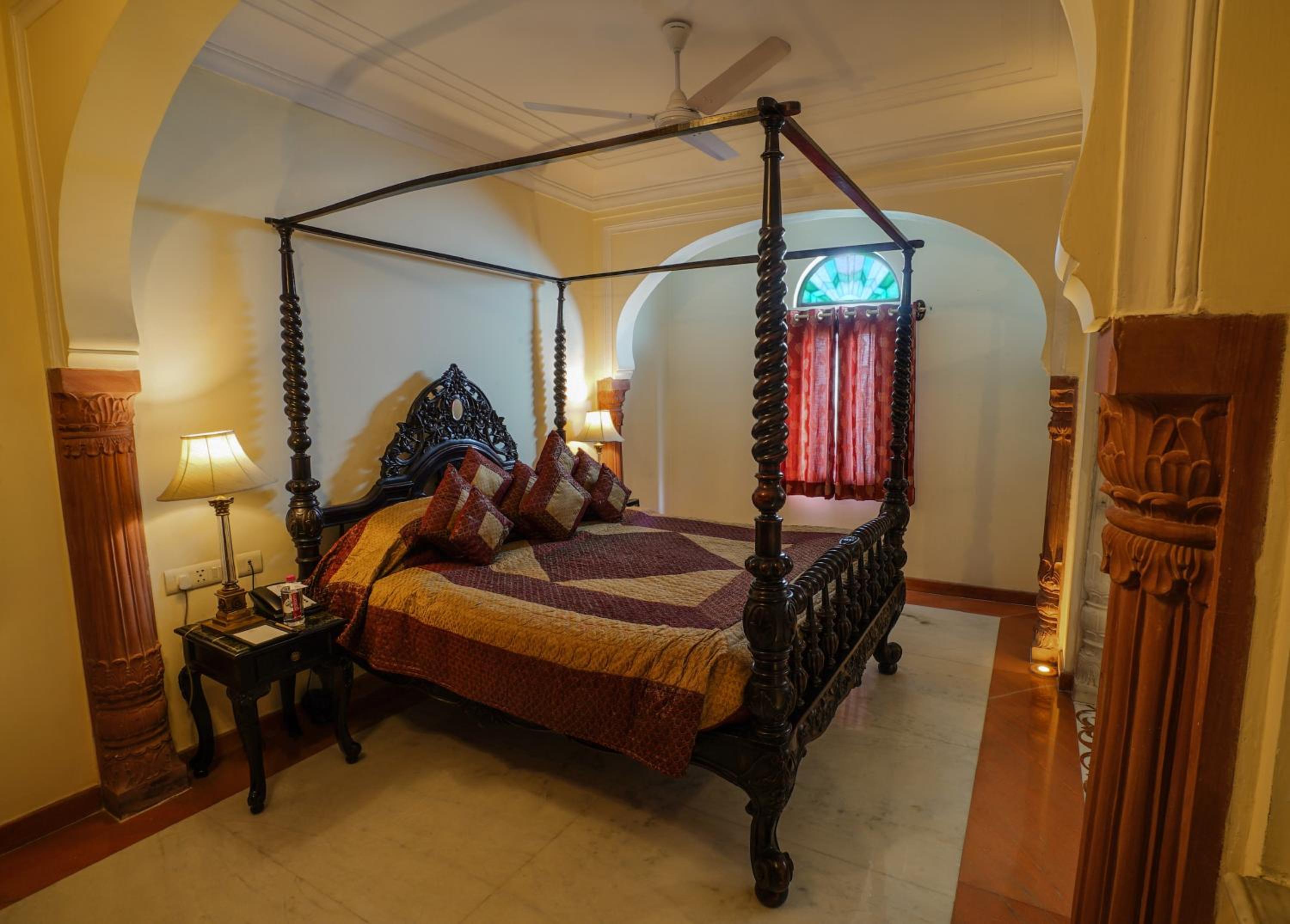 Shahpura Suite: 20% off on session of Spa, 10% off on food & beverage services, 15 % off On Laundry