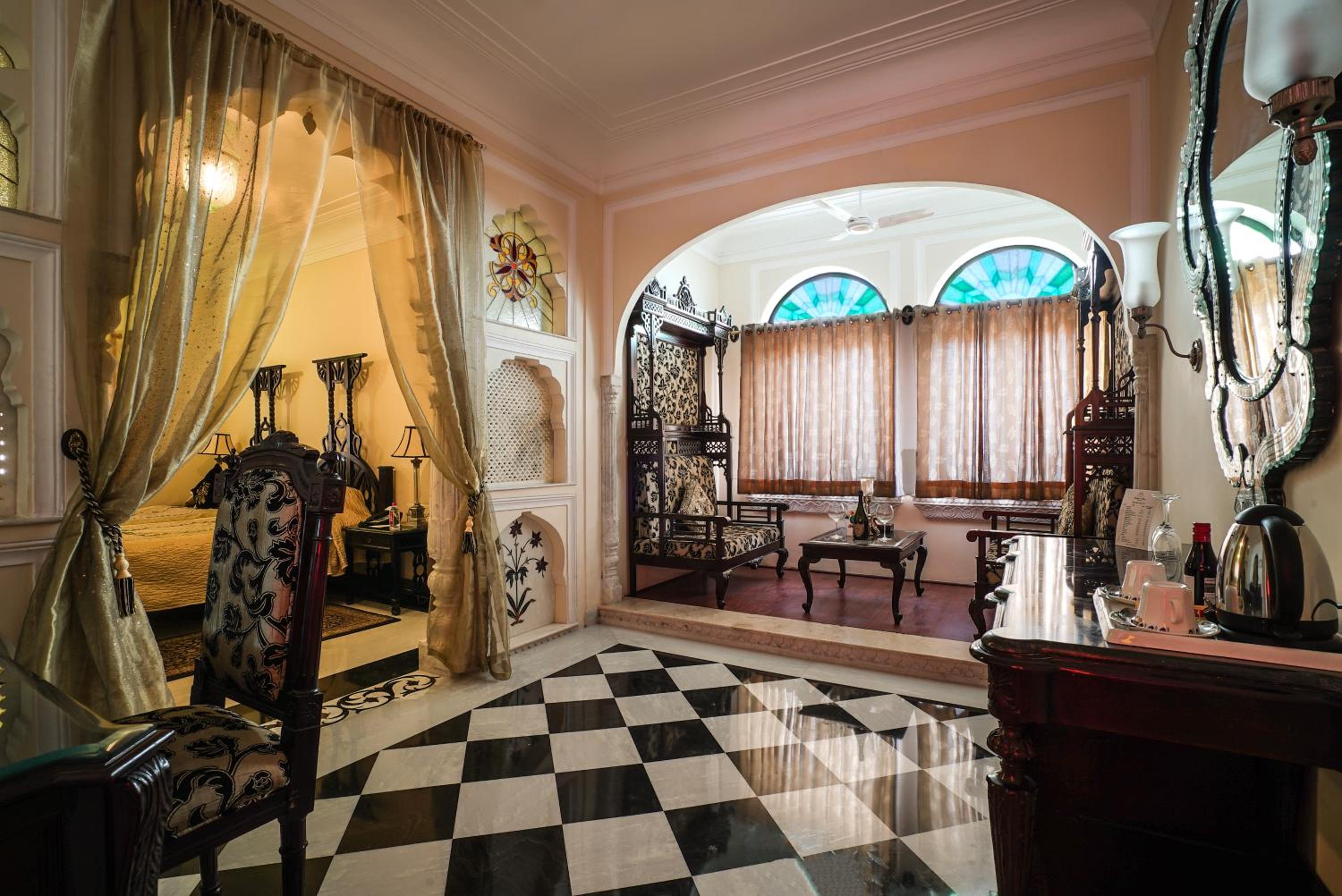 Shahpura Suite: 20% off on session of Spa, 10% off on food & beverage services, 15 % off On Laundry