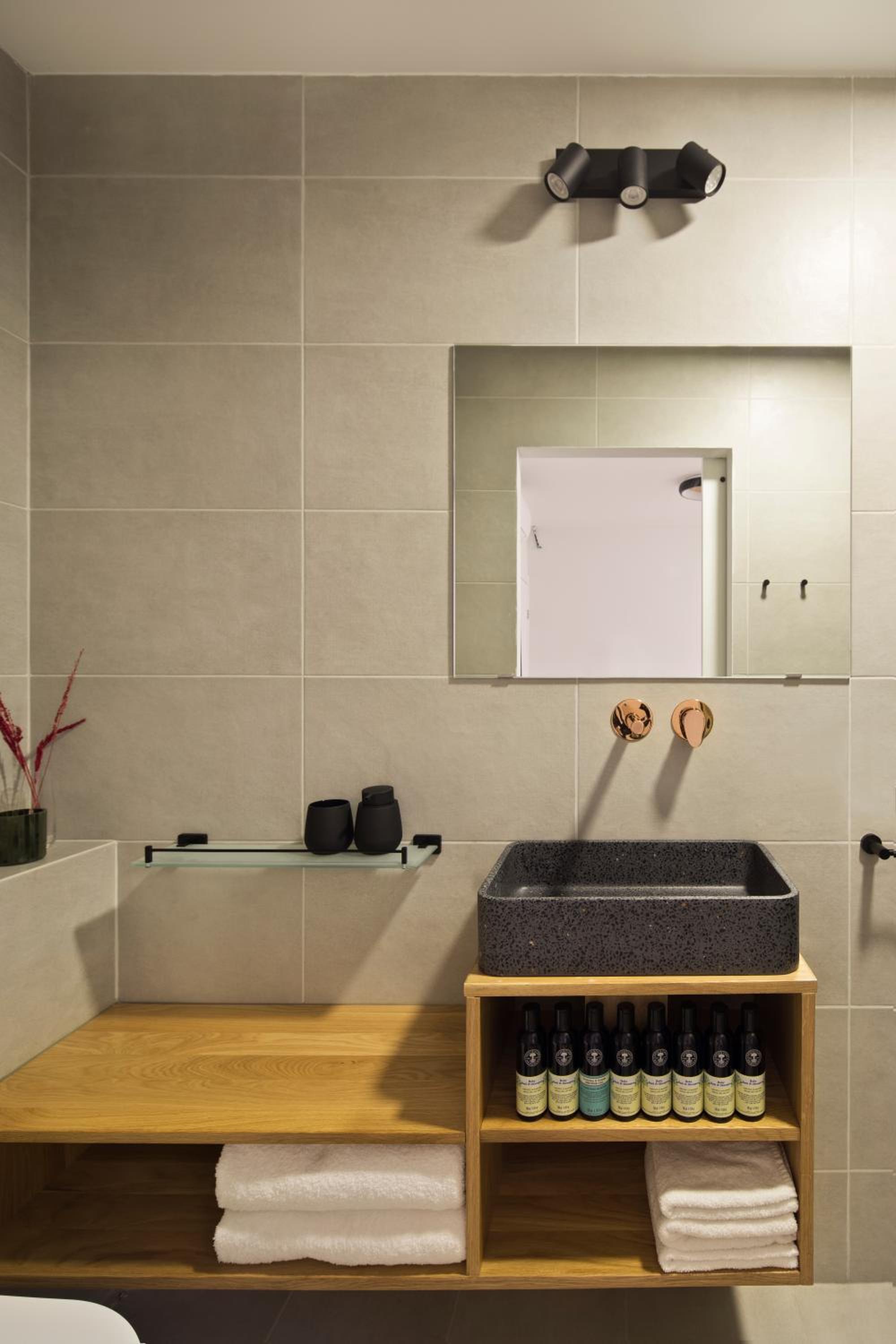 Deluxe Suite with Sea View