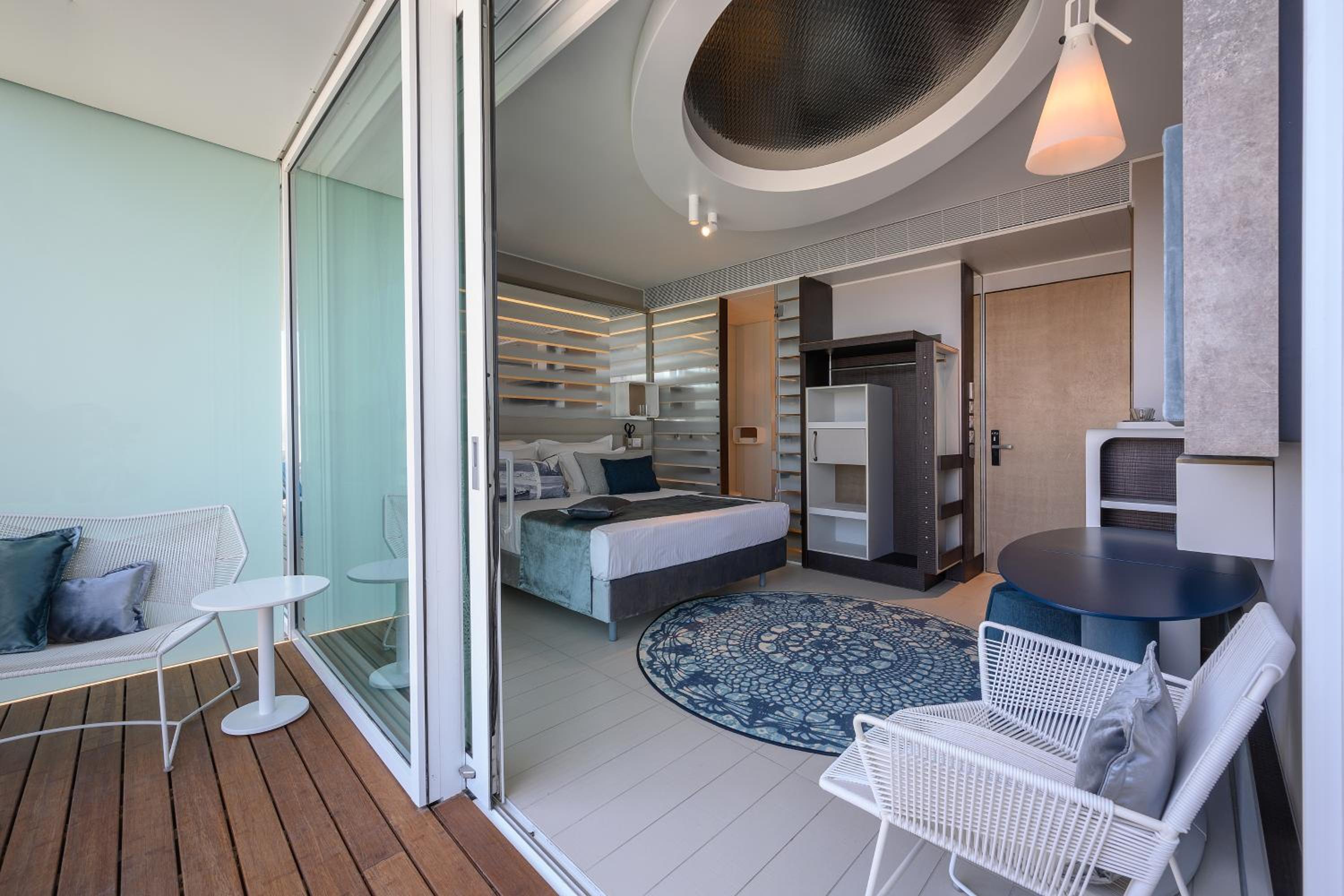 Port Deluxe Balcony with Sea View