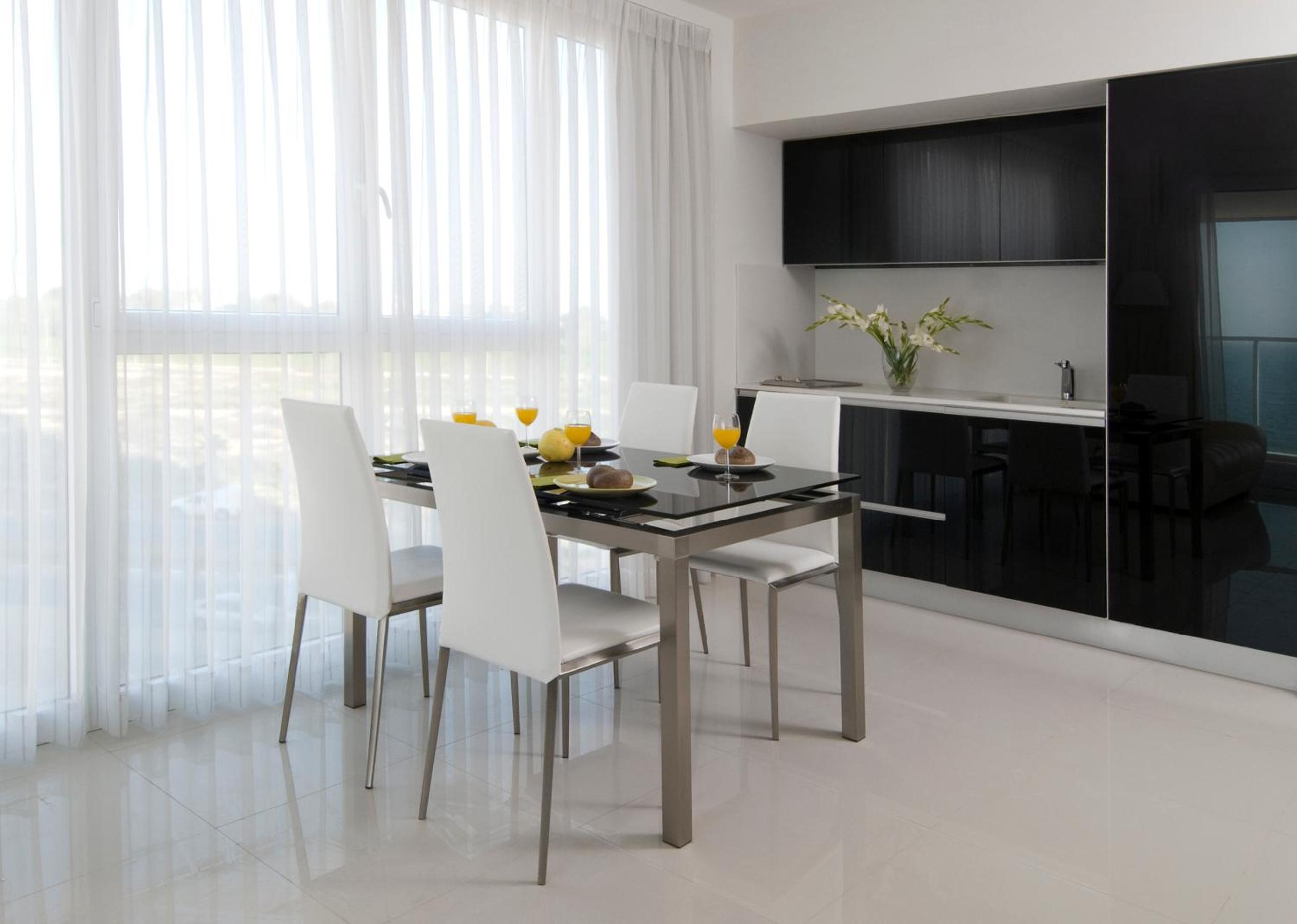 Deluxe Suite with Balcony and Sea View