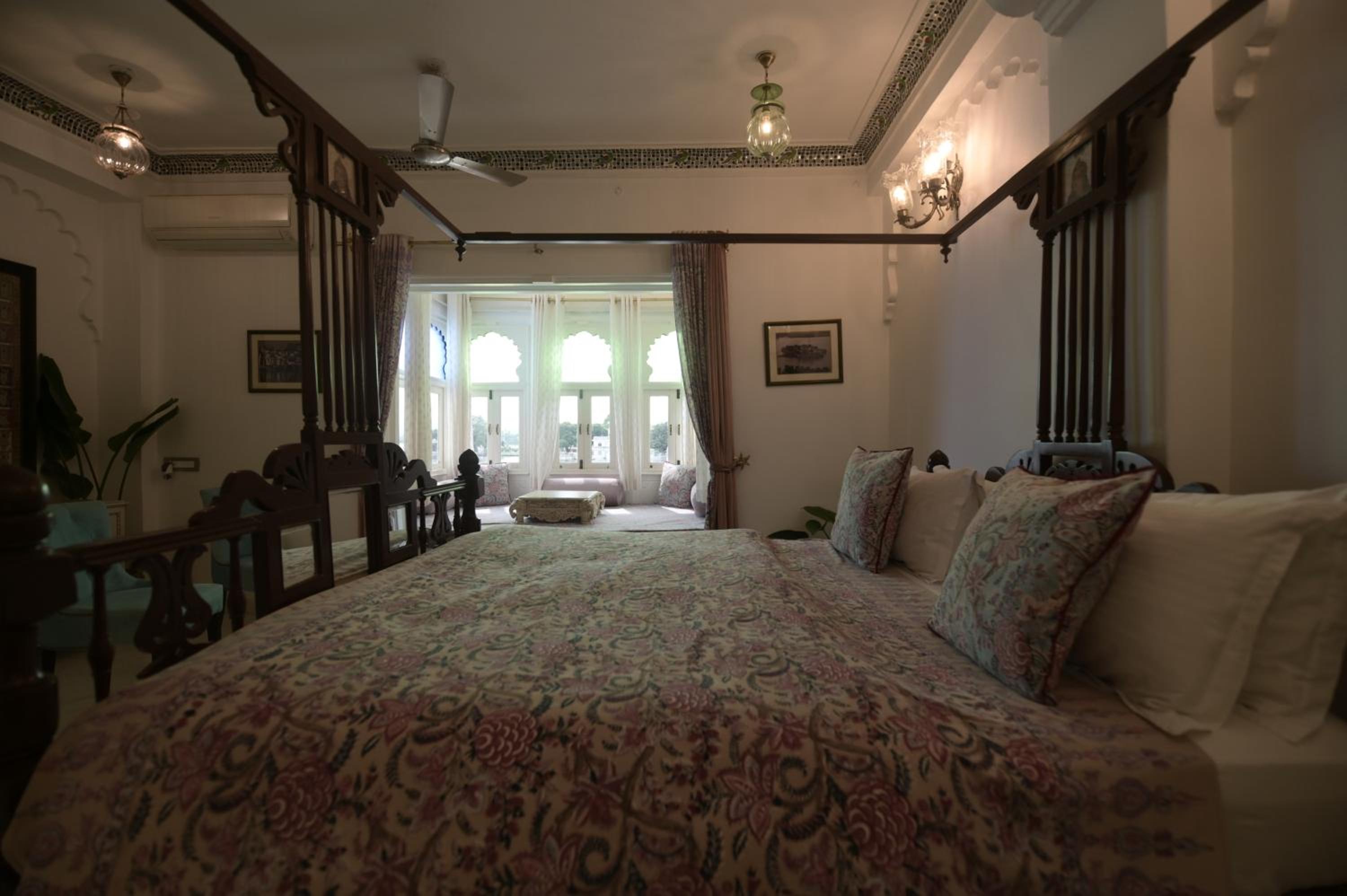 Suite with Lake View :  Avail 15% Discount on all restaurant bills,50% Discount on any spa services (Valid for stay till 30th September 2025)