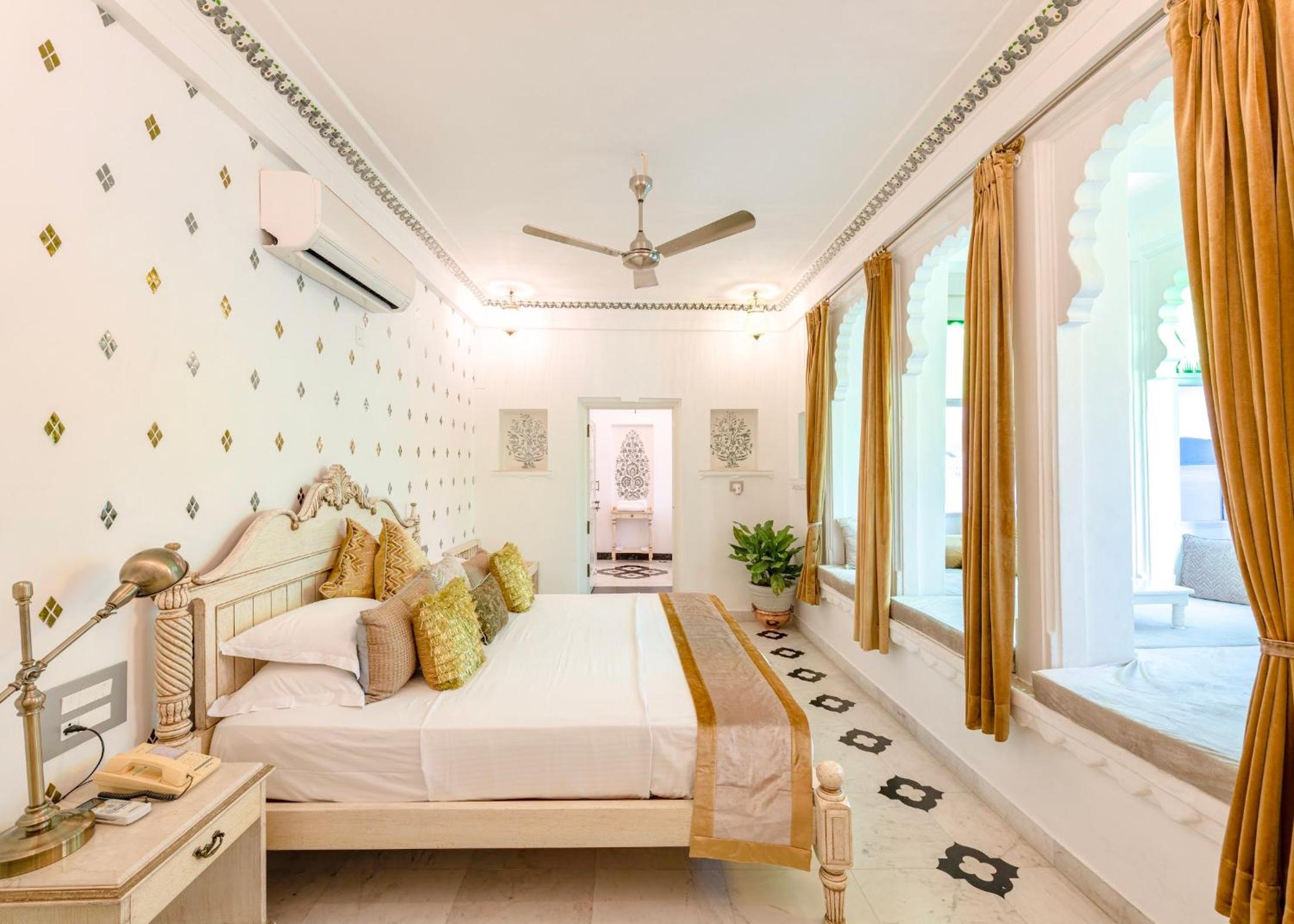 Suite with Lake View :  Avail 15% Discount on all restaurant bills,50% Discount on any spa services (Valid for stay till 30th September 2025)