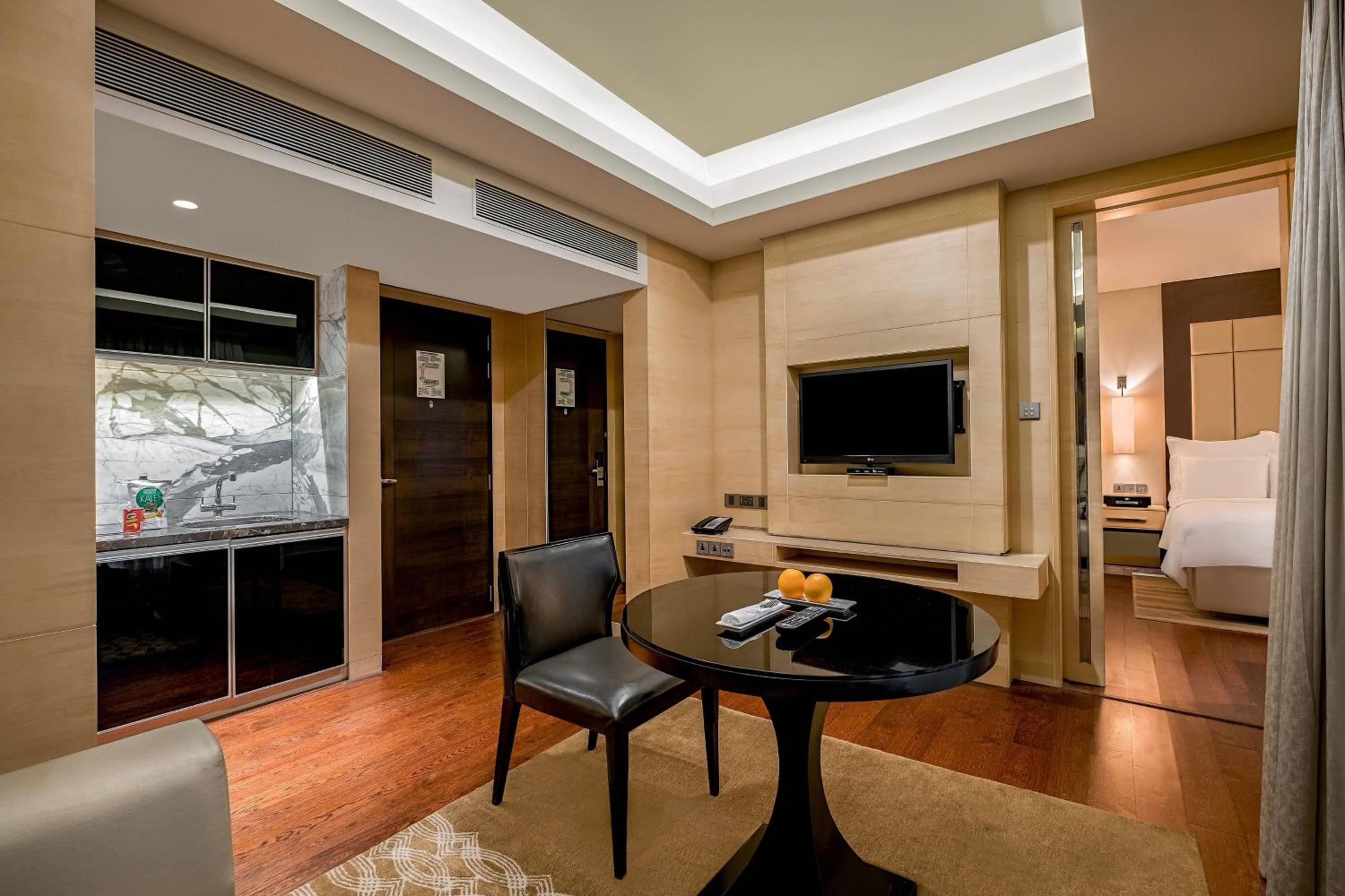 1 King Bed, Executive Lounge Access, 1-Bedroom Apartment