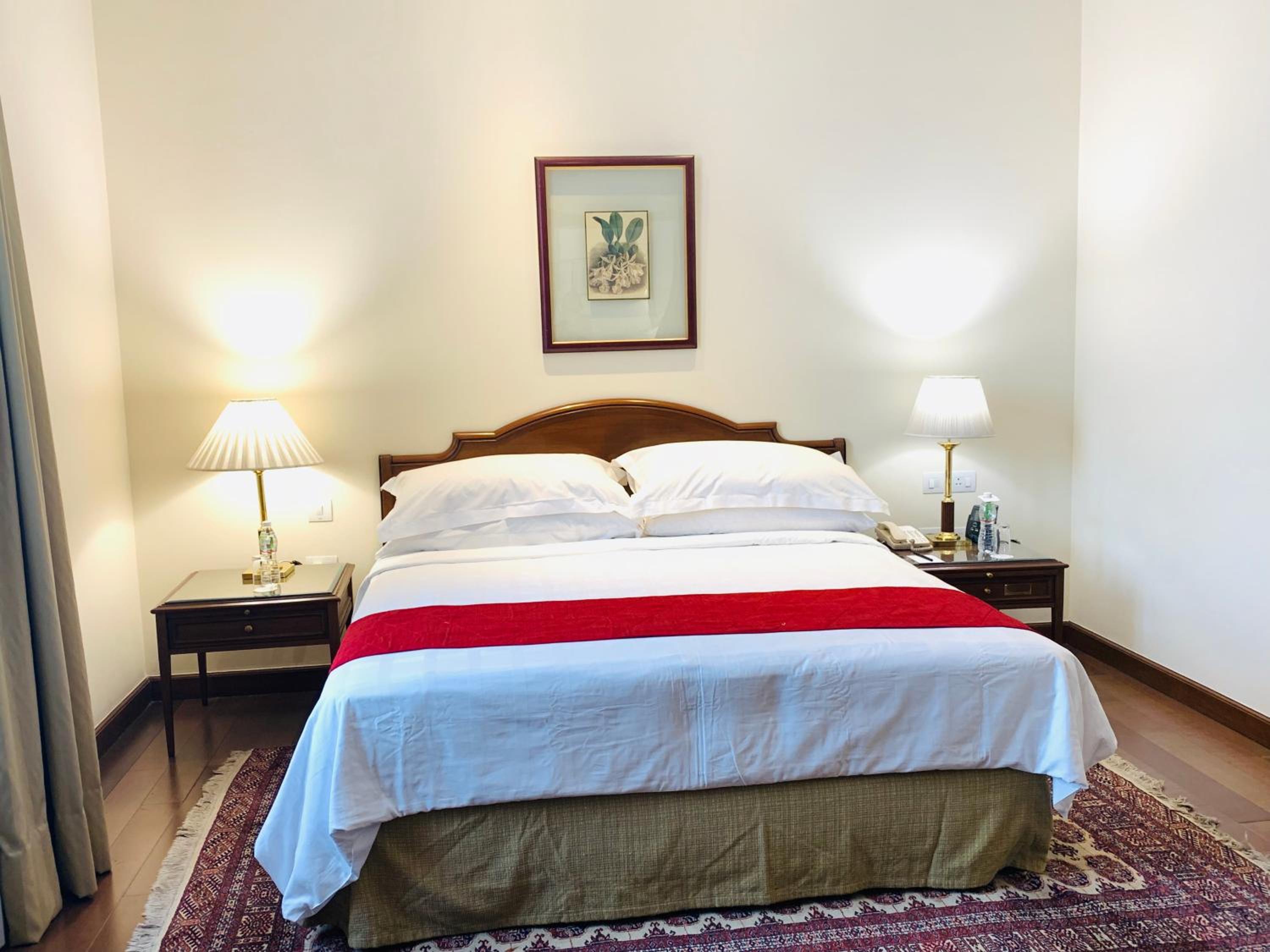 Luxury Suite with Living Room