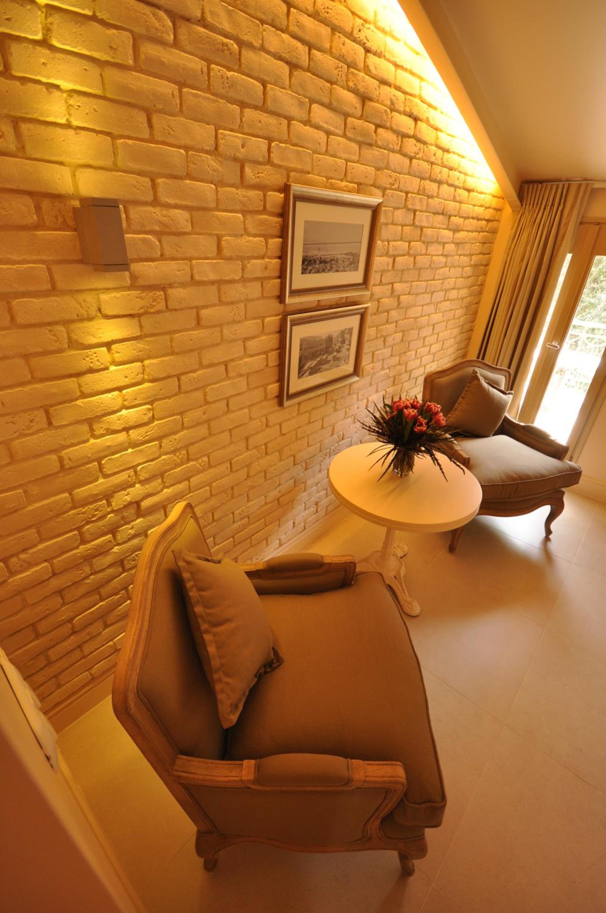 Jacuzzi Deluxe Room with Balcony