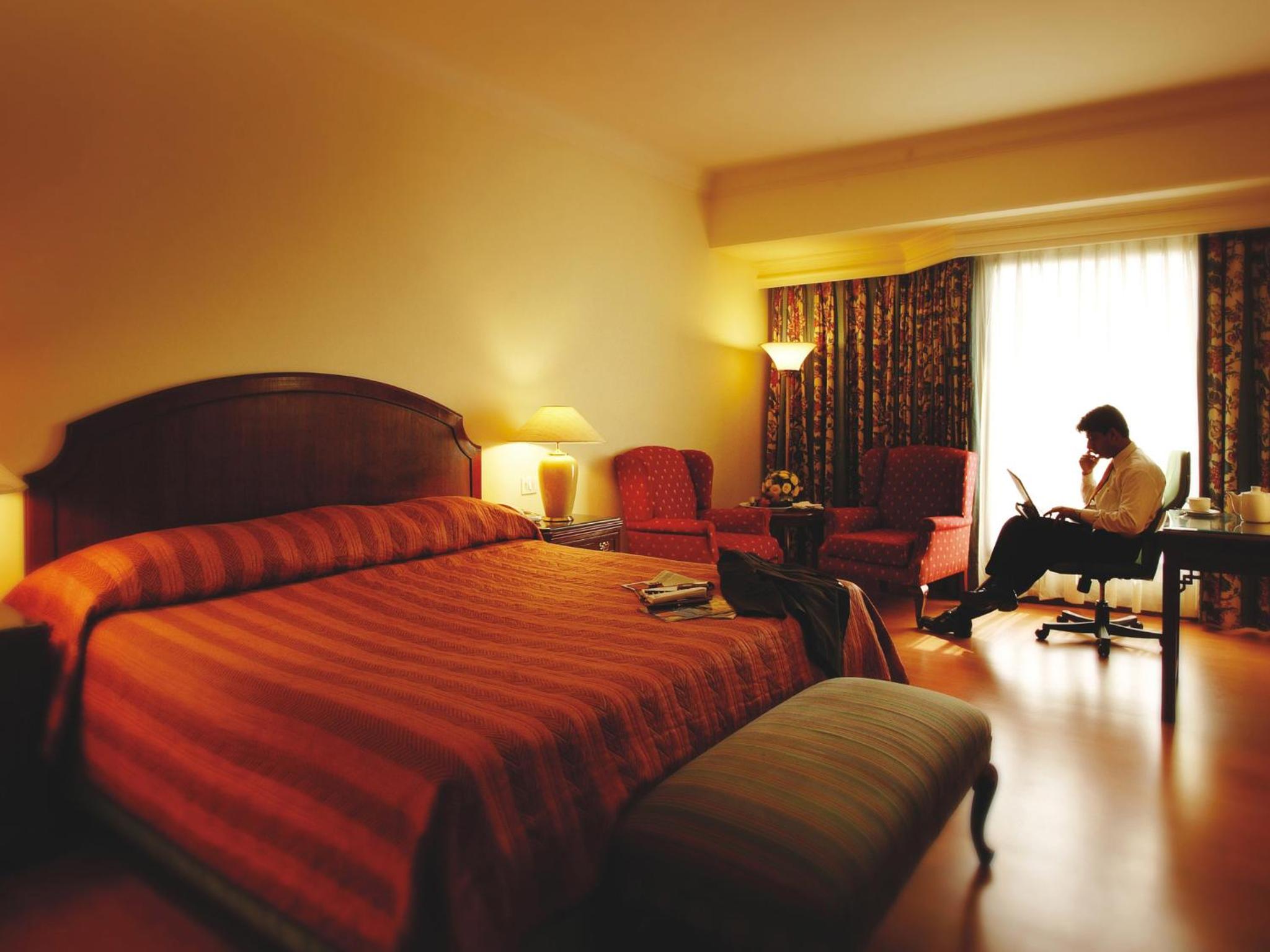 Lalit Club Room Twin Bed (Enjoy Happy Hours with 1+1 offer on Alcoholic Beverages, Soft Beverages)