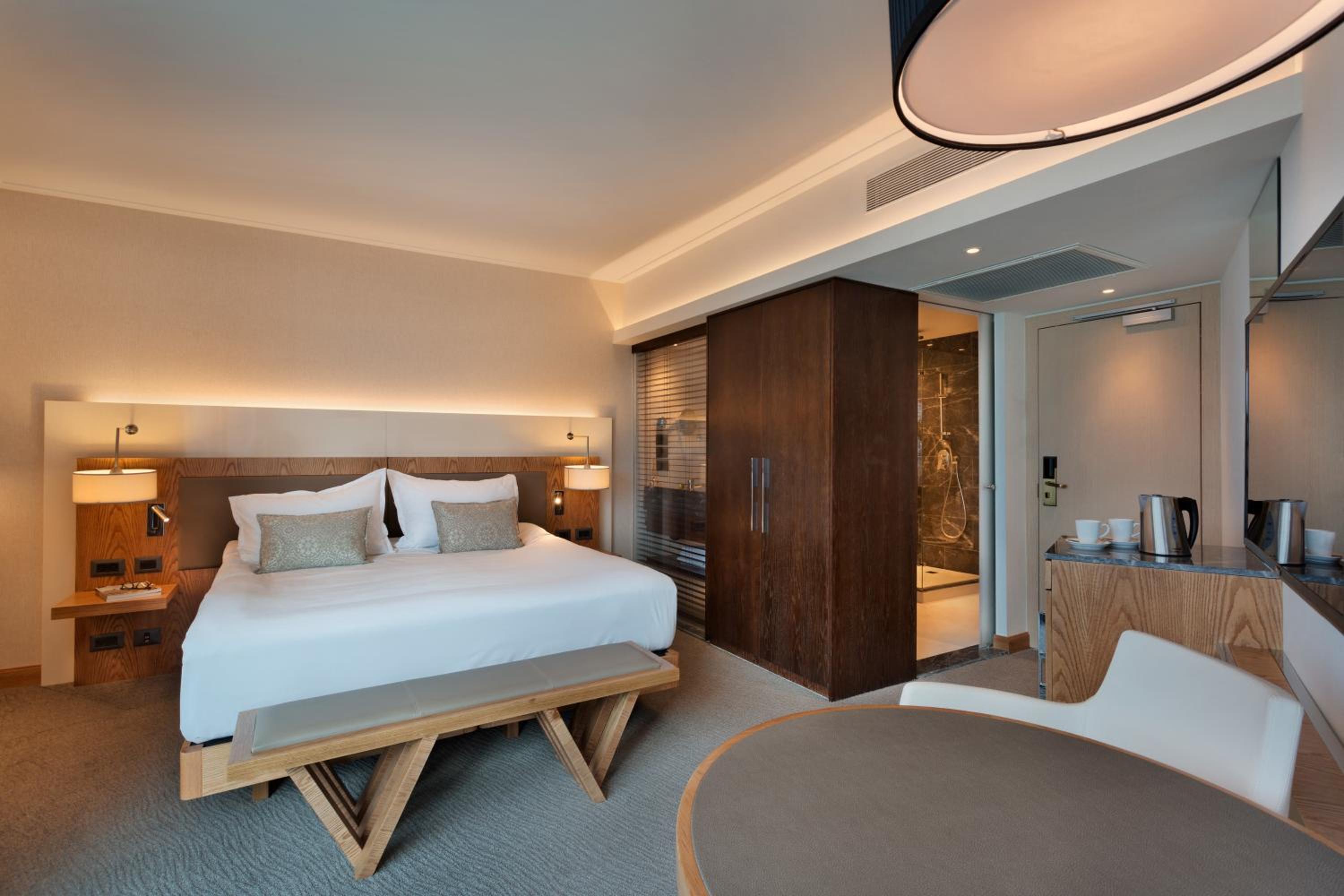 Deluxe Double Room with Balcony and City View (couples only)