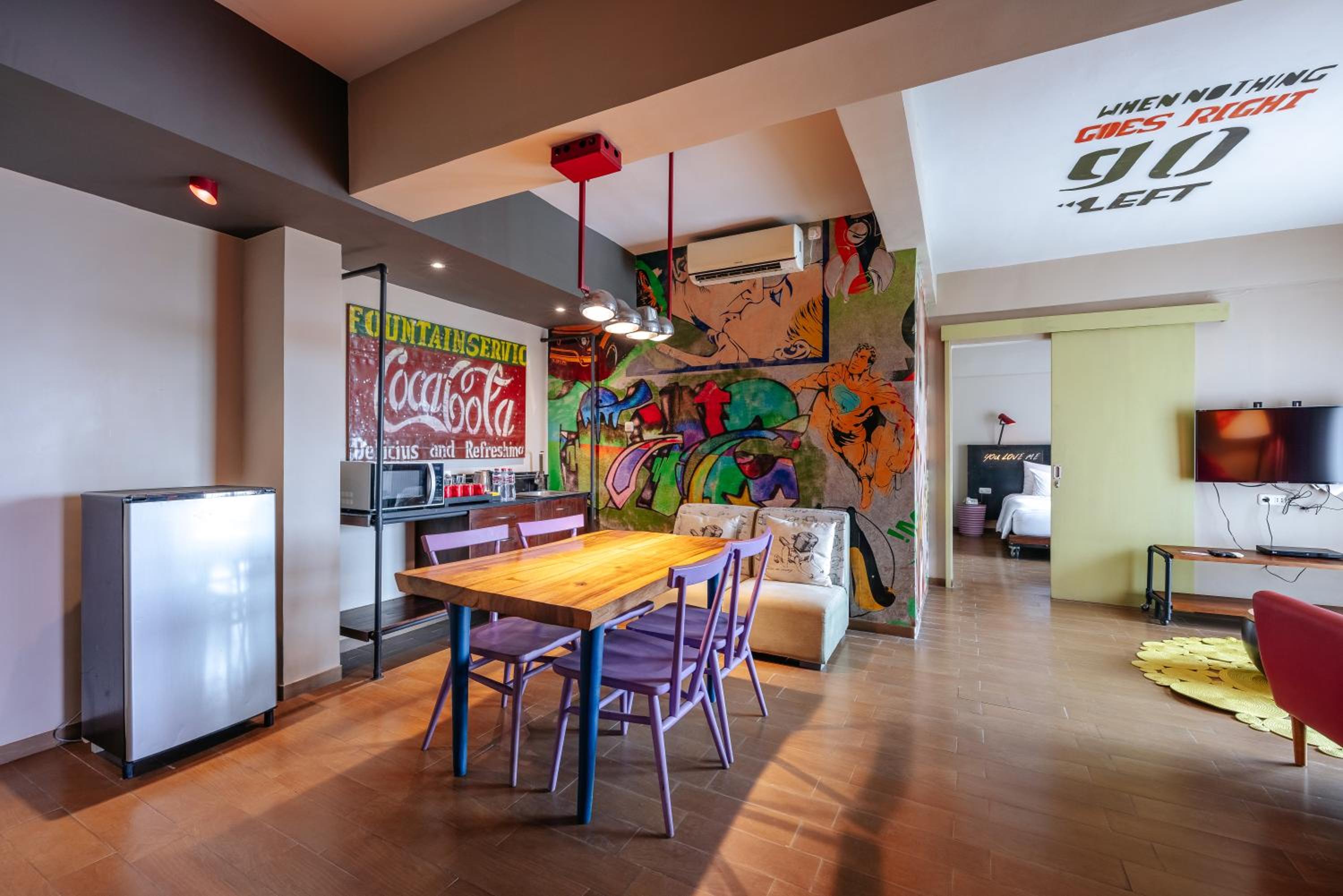 Dash Deluxe Two-Bedroom with Free 2 Bottles Beer