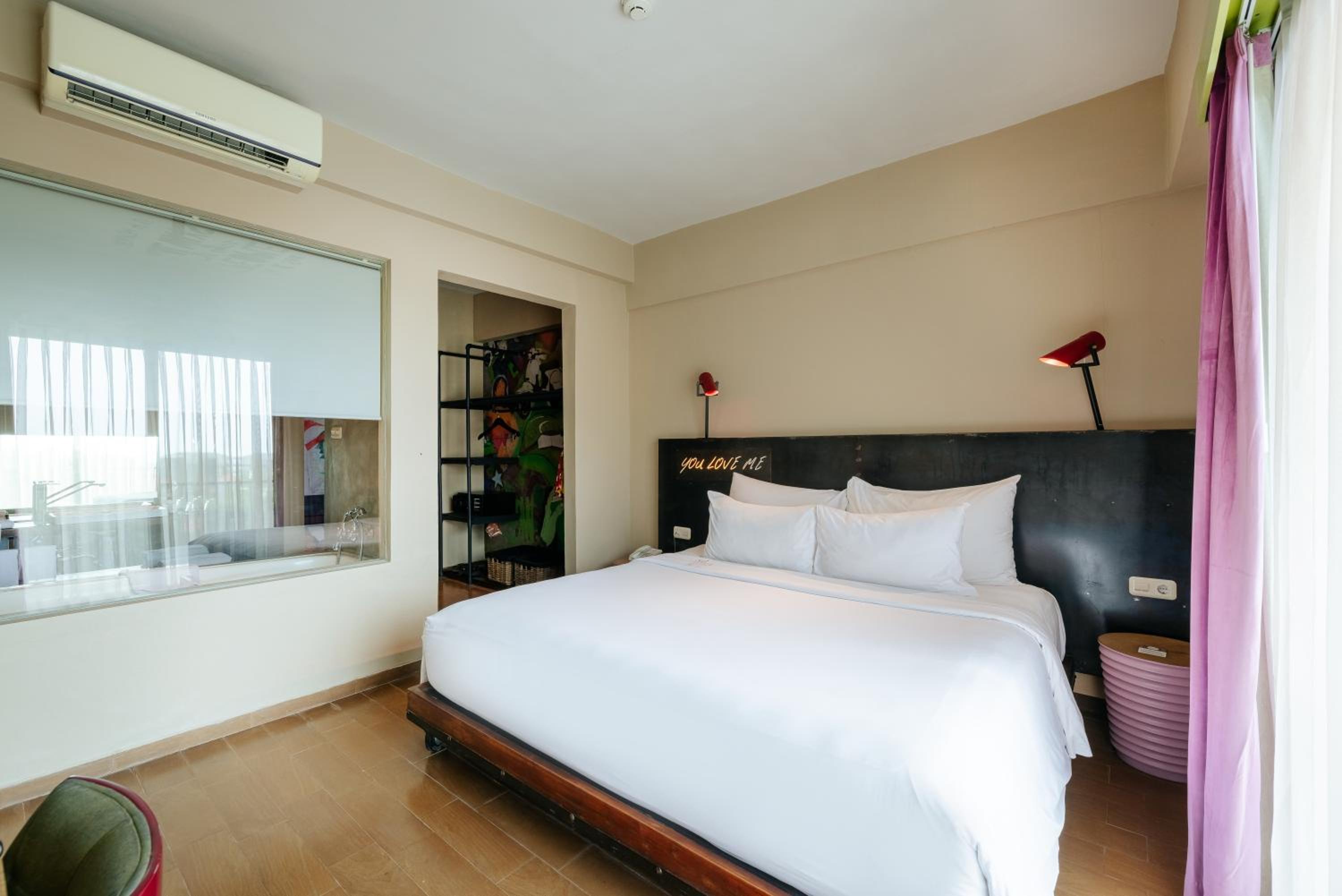 Dash Deluxe Two-Bedroom with Free 2 Bottles Beer