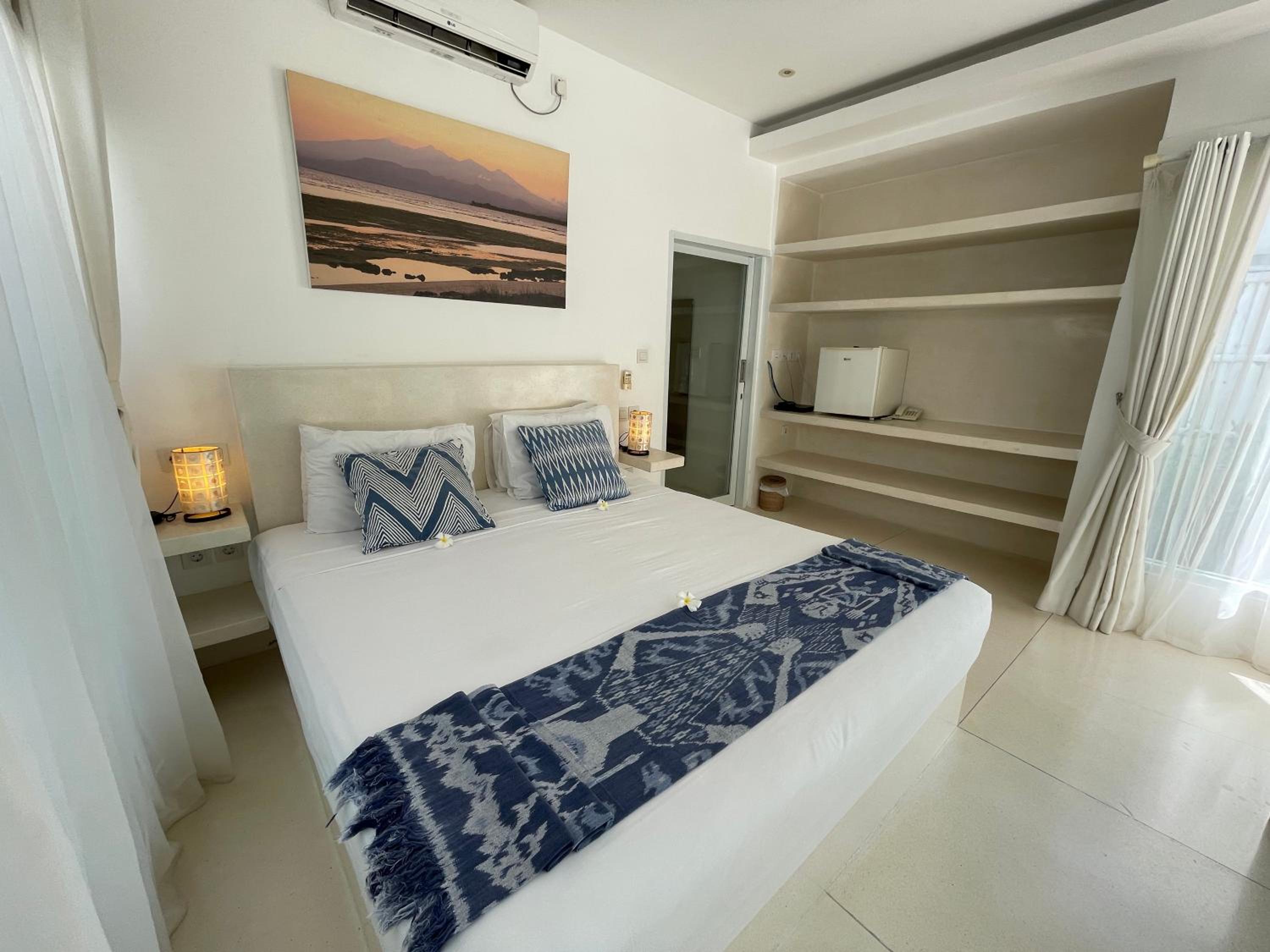 Beach Bungalow with Partial Sea View