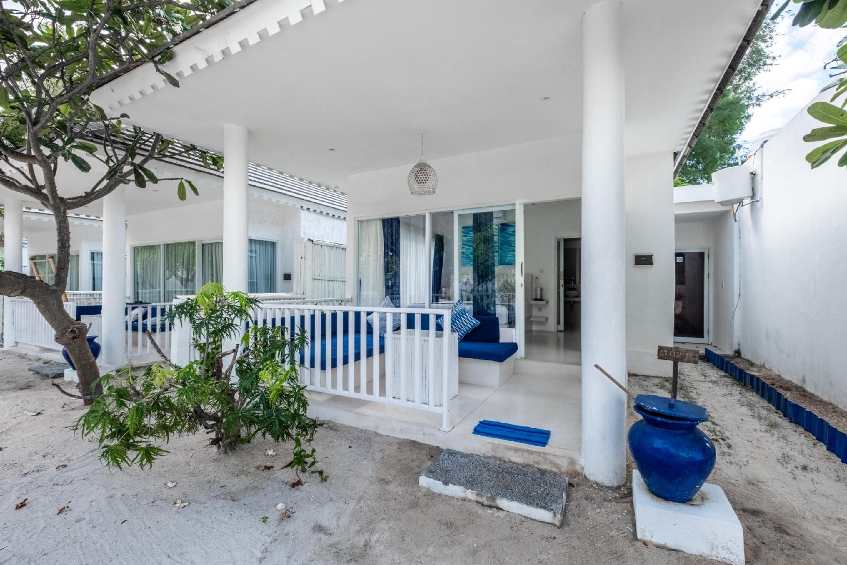 Beach Bungalow with Partial Sea View